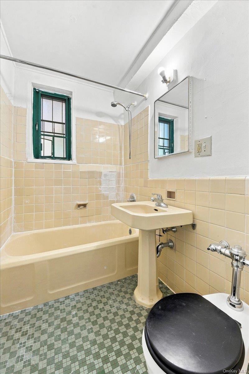 Apartment Unionport Road Bronx, NY 10462, MLS-1041749-8