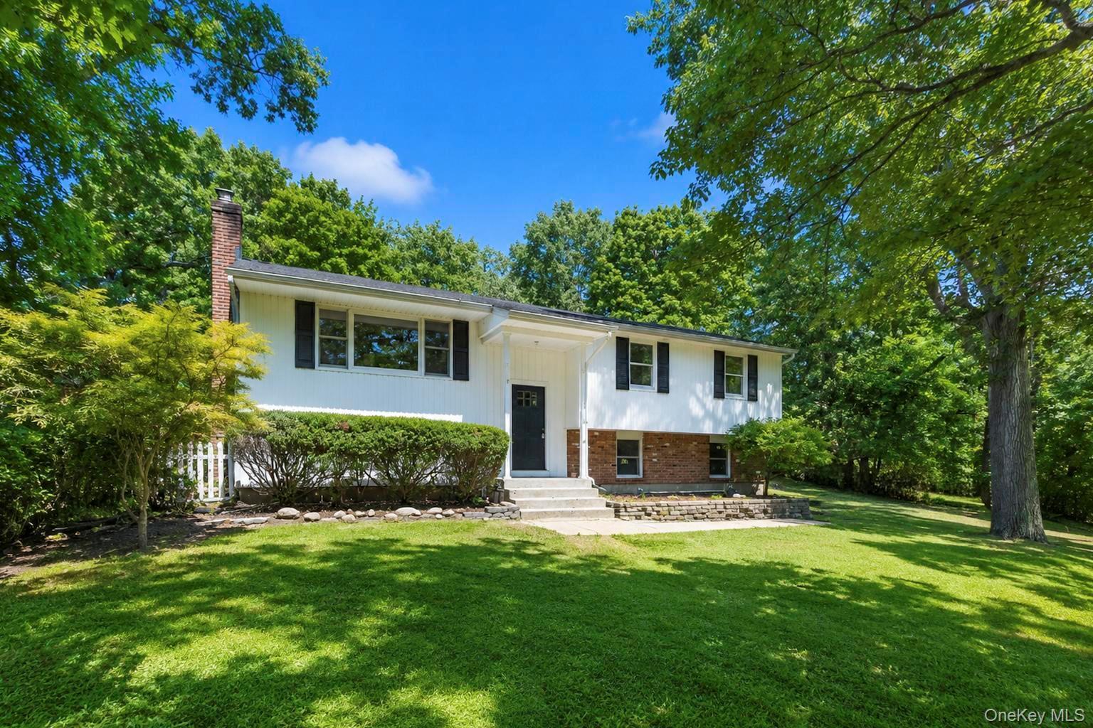 Single Family Noahs Path  Suffolk County, NY 11778, MLS-1041752-3