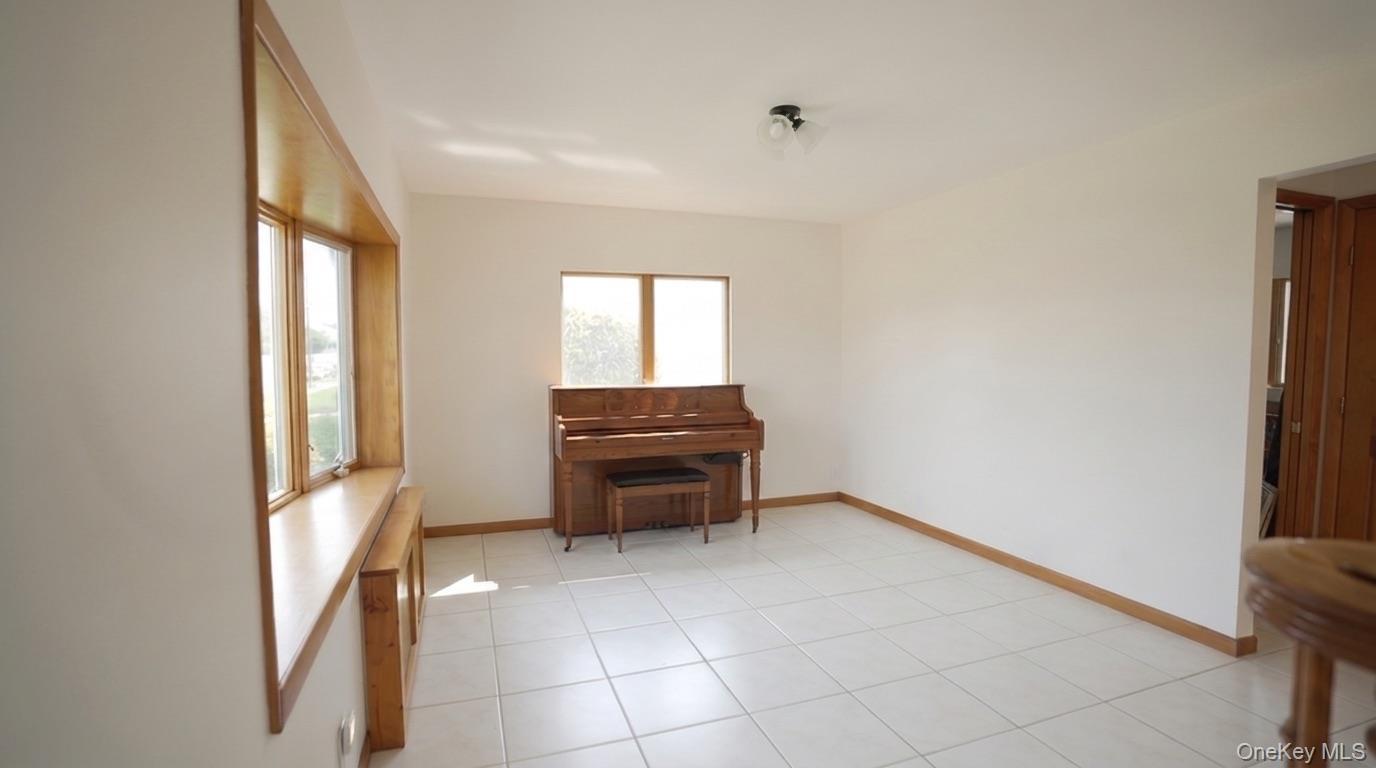 Single Family Weidner Avenue Nassau County, NY 11572, MLS-1041765-12