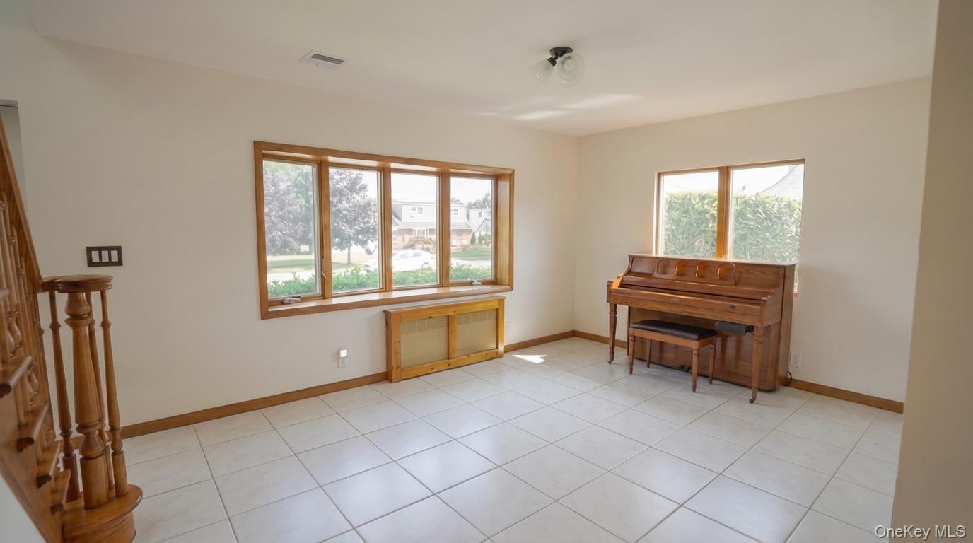 Single Family Weidner Avenue Nassau County, NY 11572, MLS-1041765-13