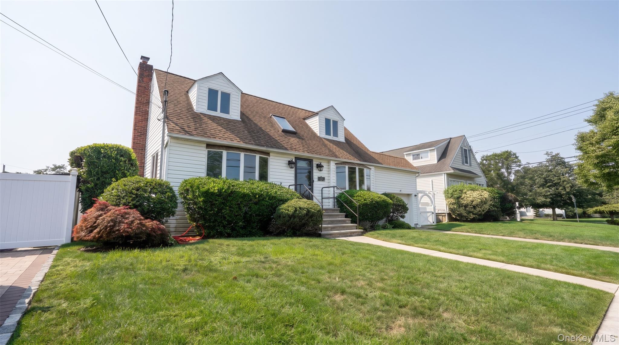 Single Family Weidner Avenue Nassau County, NY 11572, MLS-1041765-2