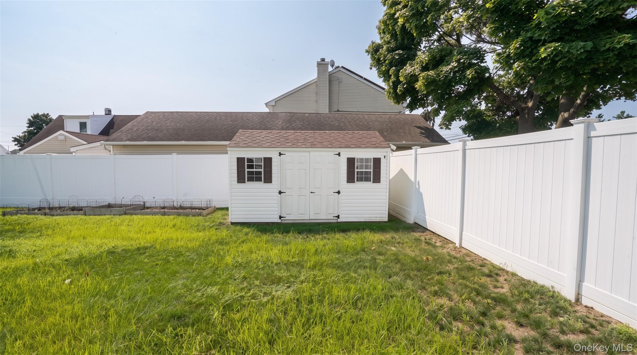 Single Family Weidner Avenue Nassau County, NY 11572, MLS-1041765-29