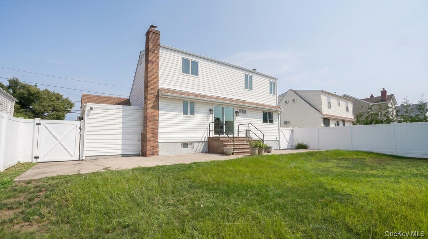 Single Family Weidner Avenue Nassau County, NY 11572, MLS-1041765-31