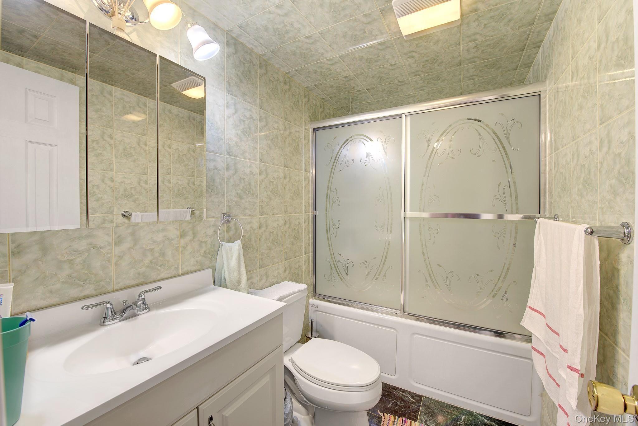 Single Family Saint Agnes Place Nassau County, NY 11010, MLS-1041791-12