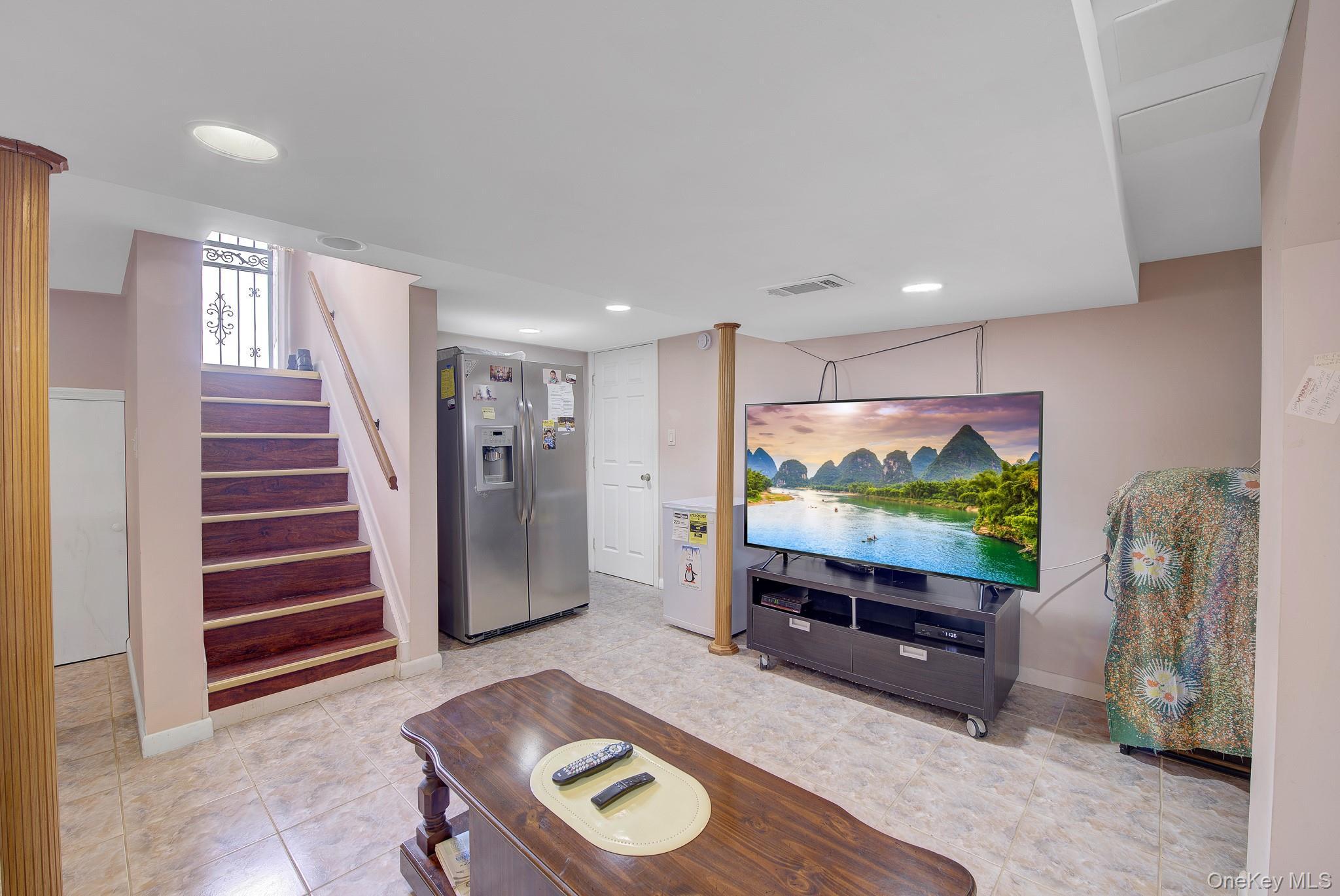 Single Family Saint Agnes Place Nassau County, NY 11010, MLS-1041791-22