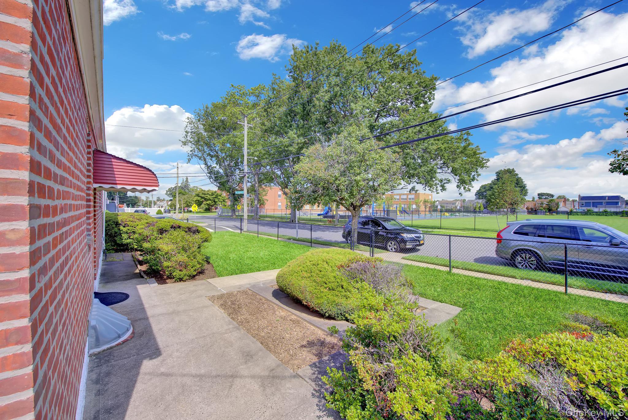 Single Family Saint Agnes Place Nassau County, NY 11010, MLS-1041791-26