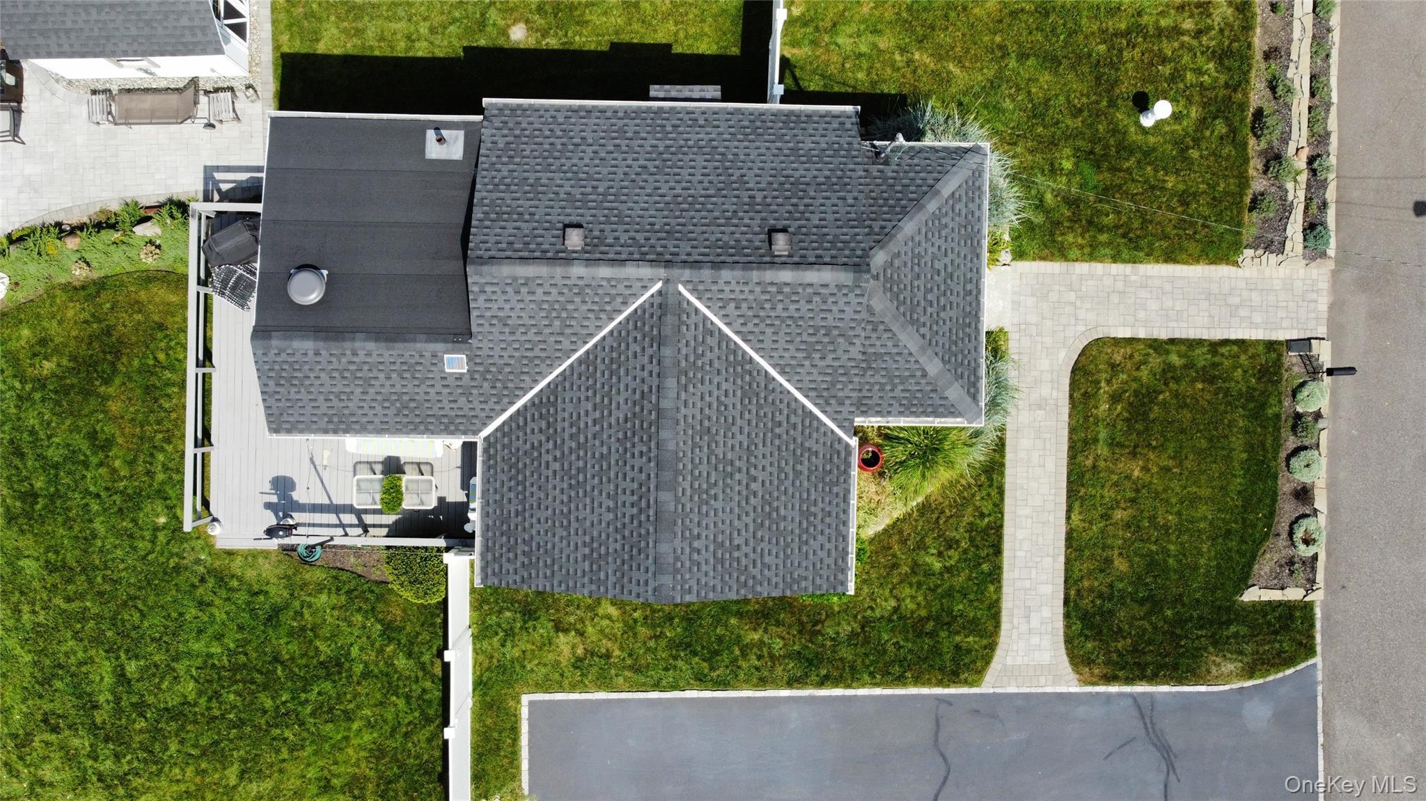 Single Family Canary Road  Suffolk County, NY 11778, MLS-1041792-11