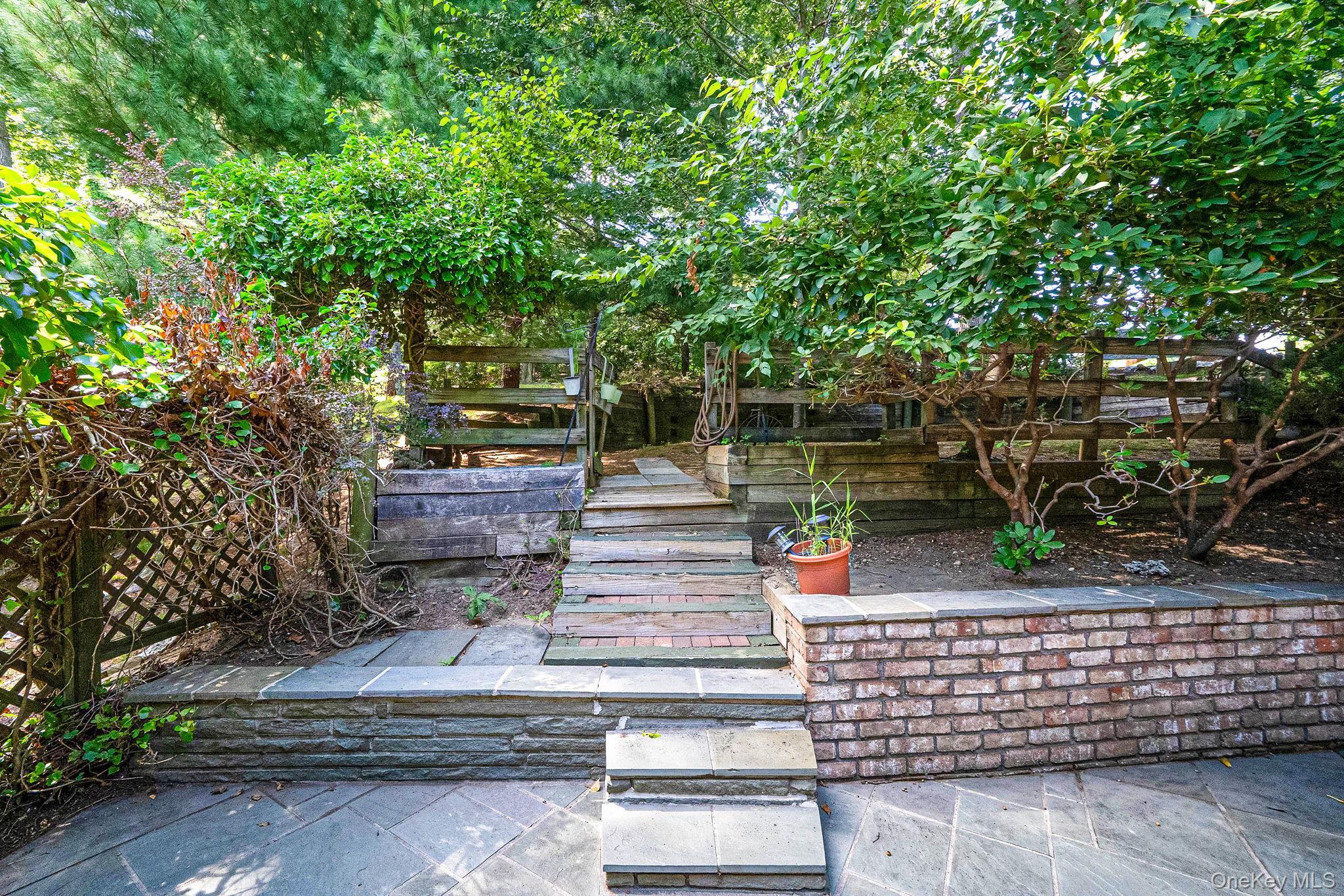Single Family Oakside Drive Suffolk County, NY 11787, MLS-1041795-12