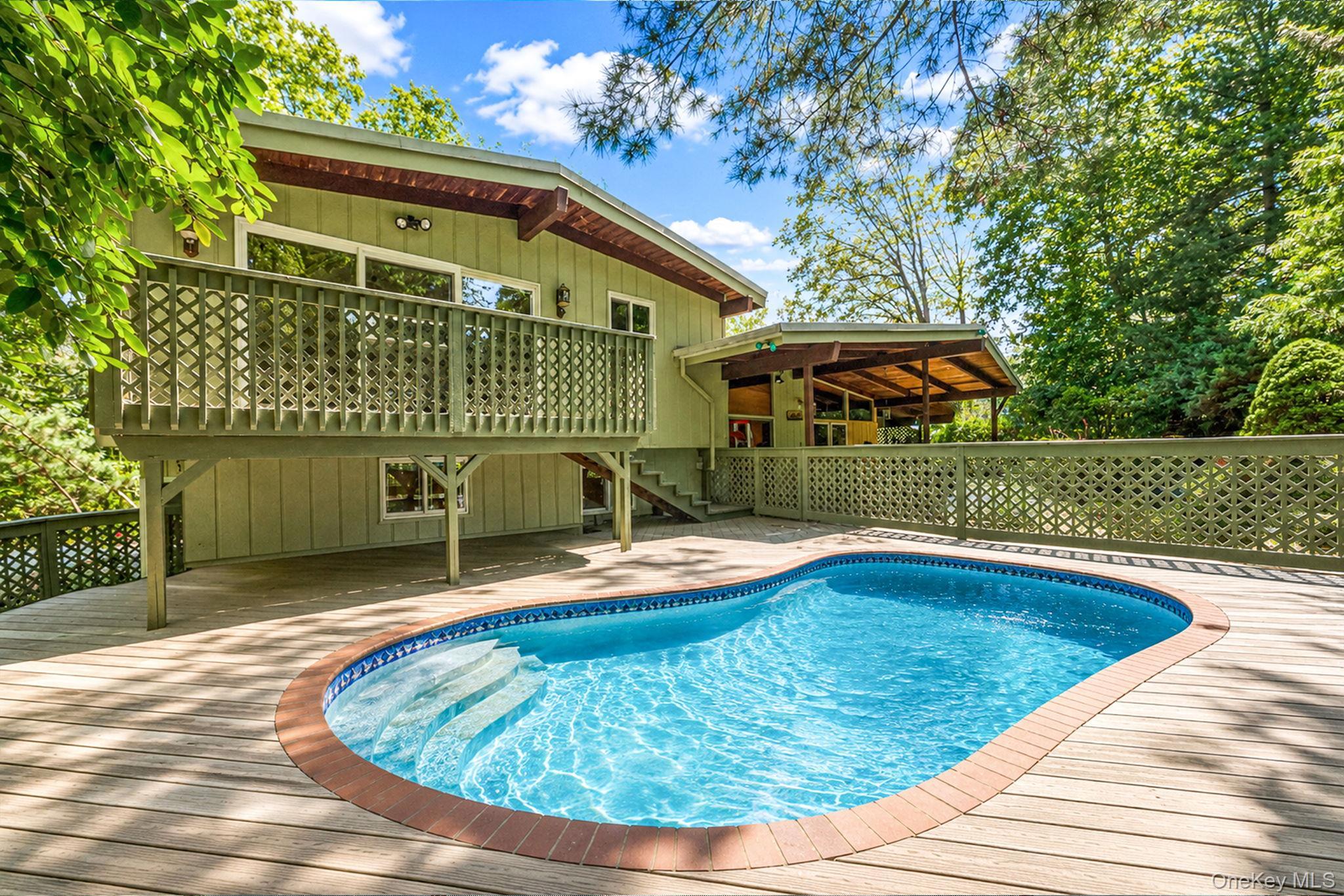 Single Family Oakside Drive Suffolk County, NY 11787, MLS-1041795-15