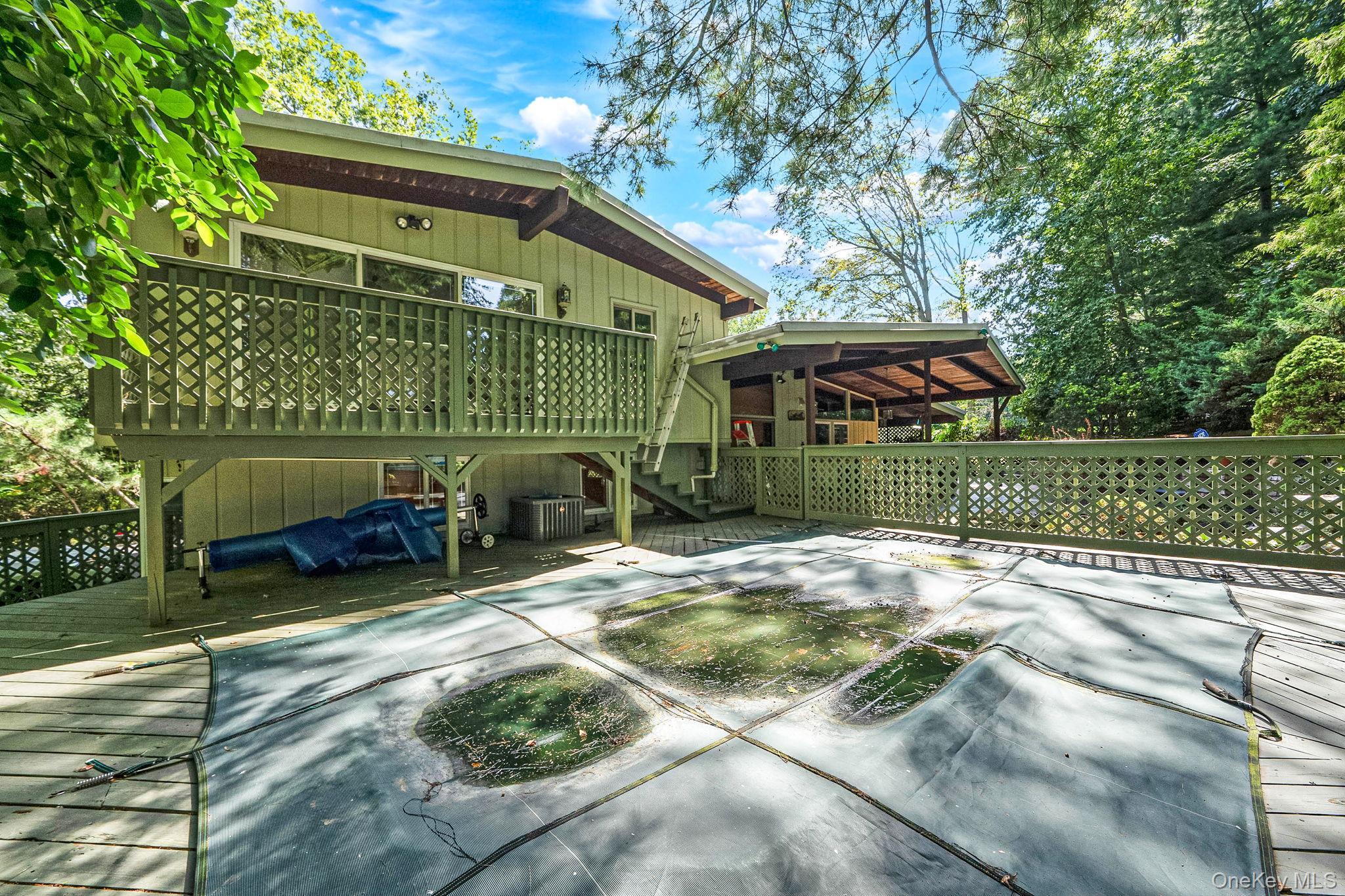 Single Family Oakside Drive Suffolk County, NY 11787, MLS-1041795-16