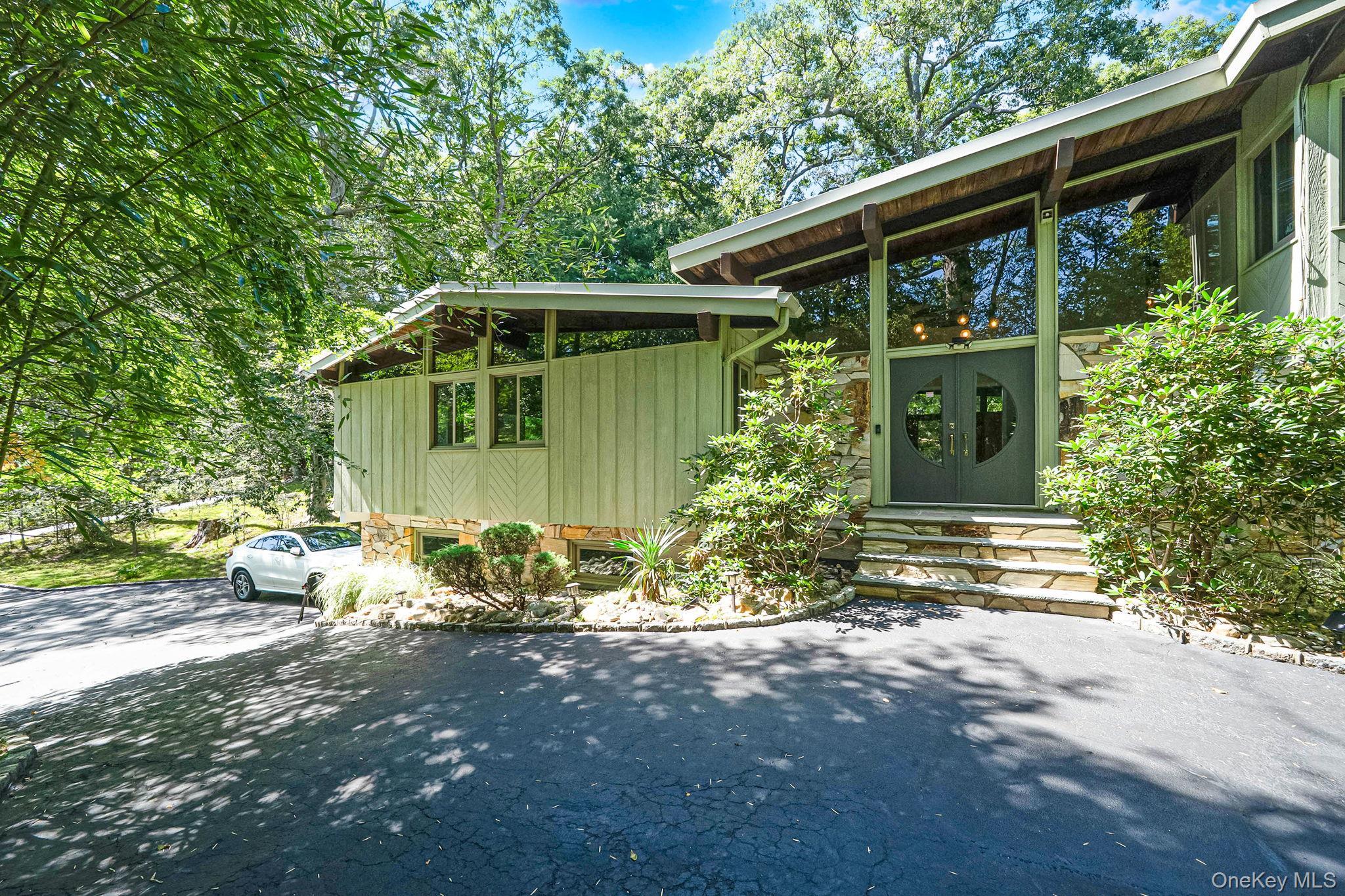 Single Family Oakside Drive Suffolk County, NY 11787, MLS-1041795-2