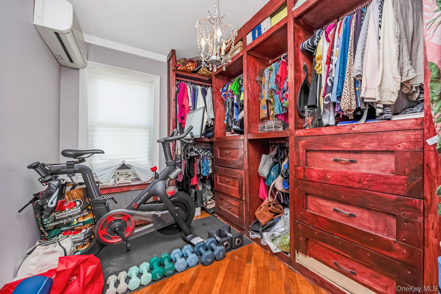 Single Family 115th Avenue Queens, NY 11412, MLS-1041835-16