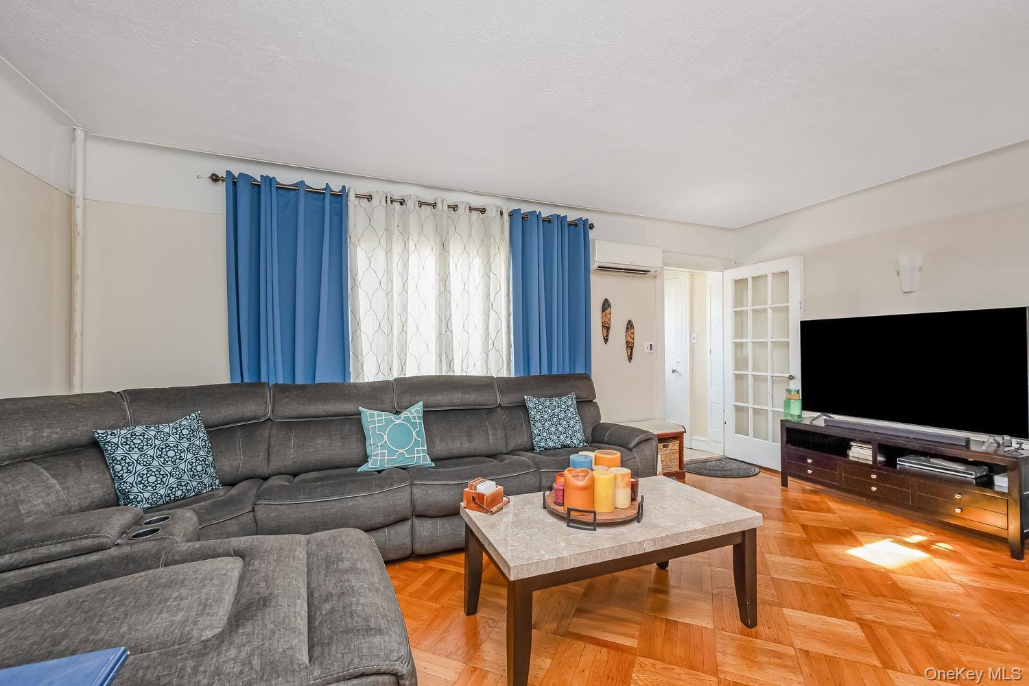 Single Family 115th Avenue Queens, NY 11412, MLS-1041835-5