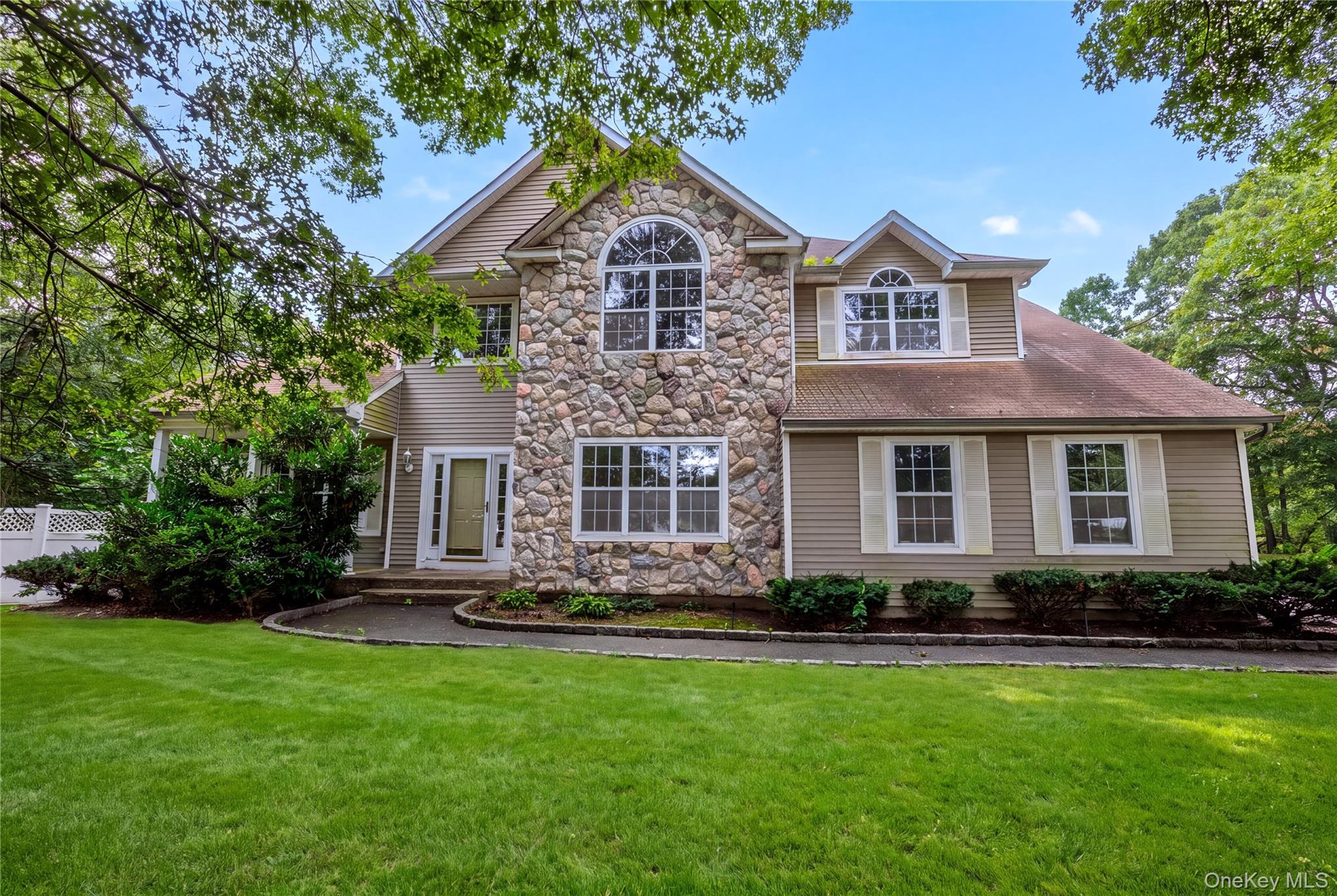 Single Family Jacobsen Court  Suffolk County, NY 11763, MLS-1041838-2