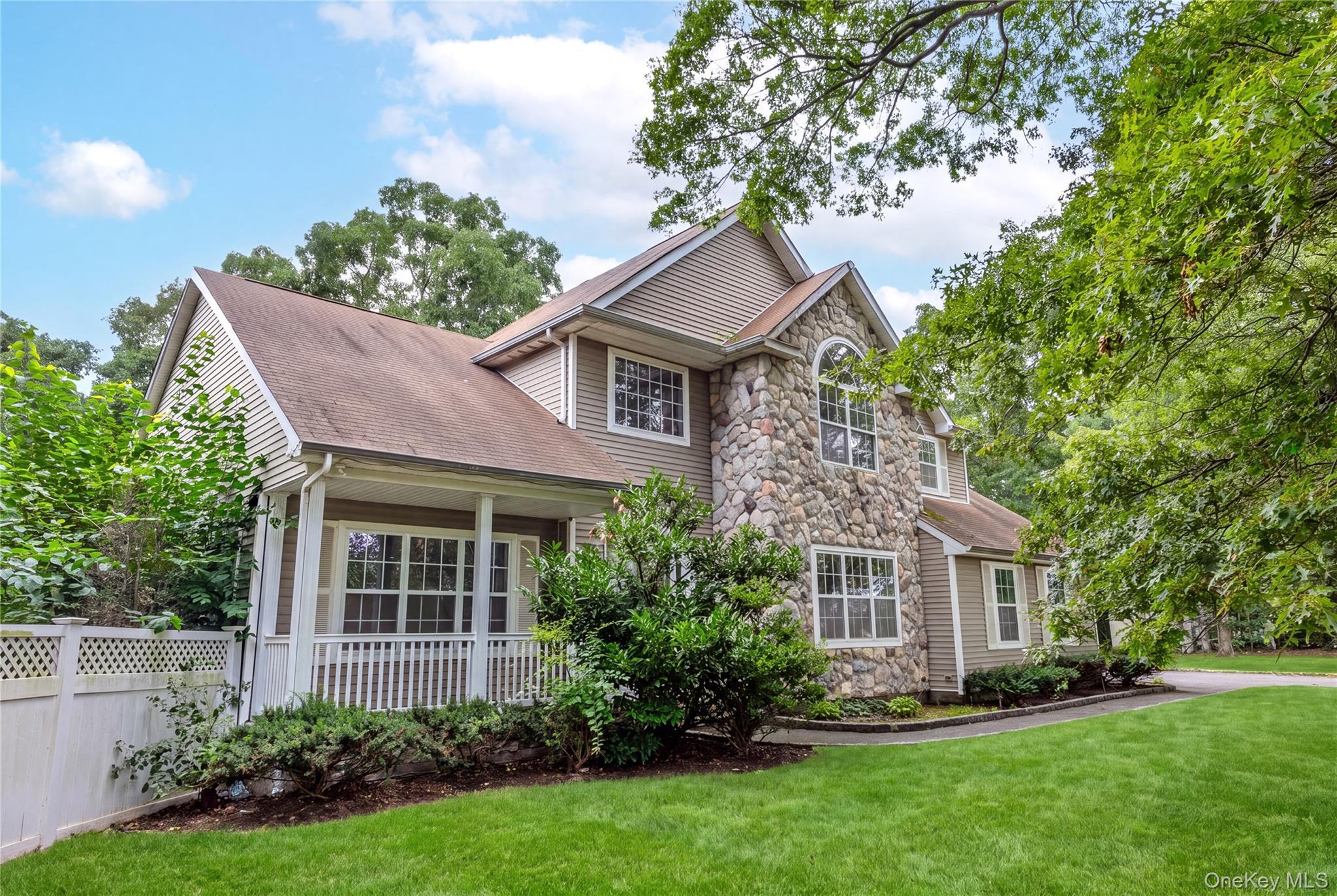 Single Family Jacobsen Court  Suffolk County, NY 11763, MLS-1041838-3