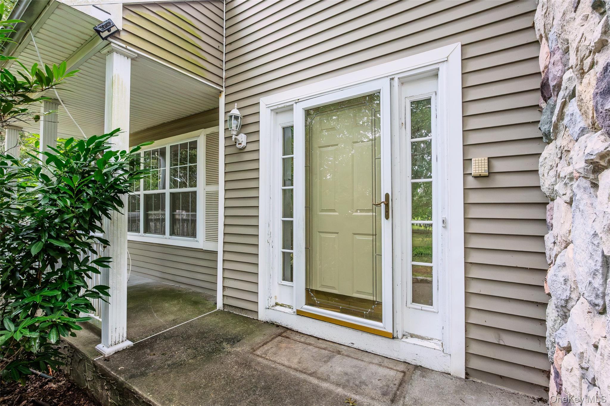 Single Family Jacobsen Court  Suffolk County, NY 11763, MLS-1041838-4