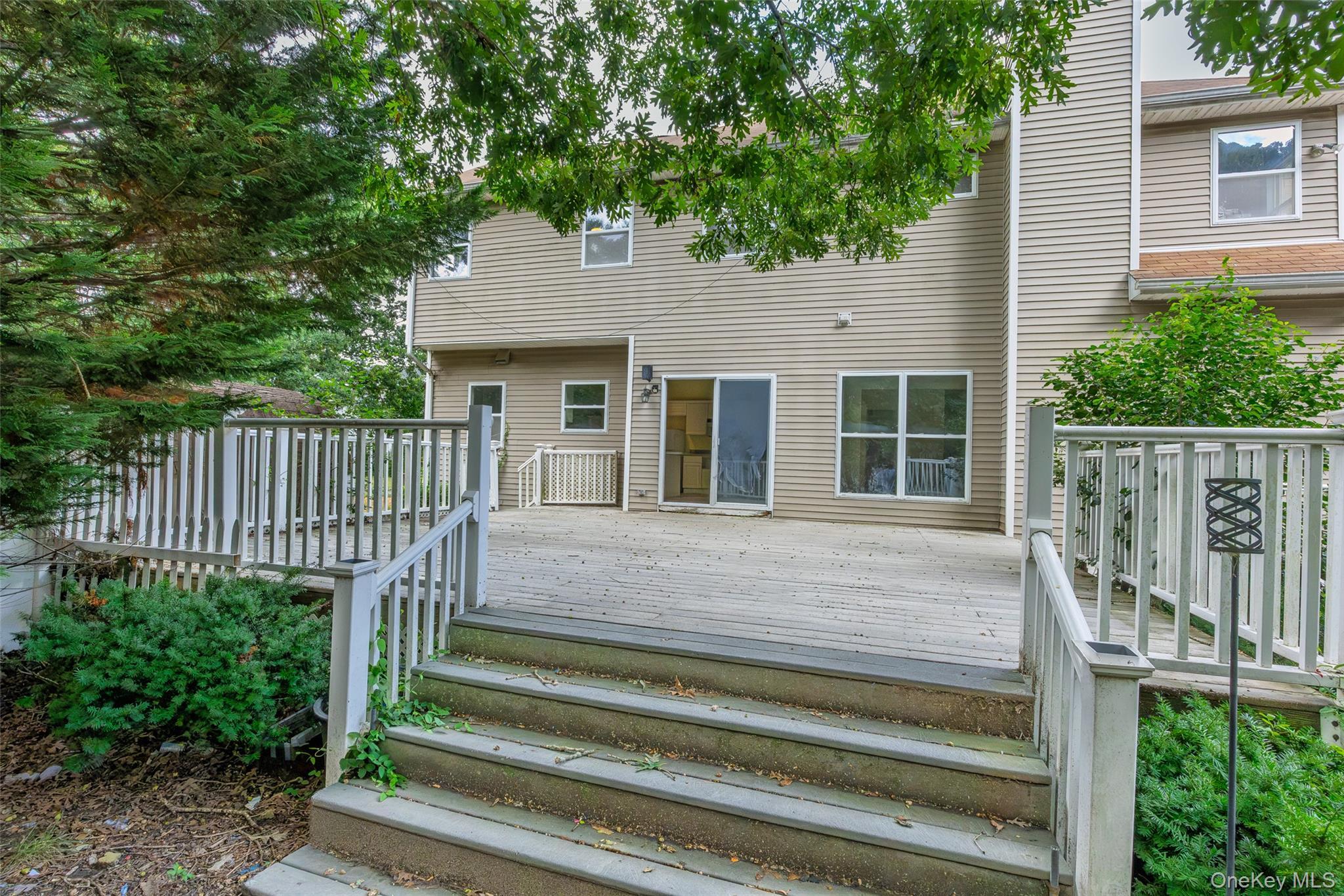 Single Family Jacobsen Court  Suffolk County, NY 11763, MLS-1041838-7