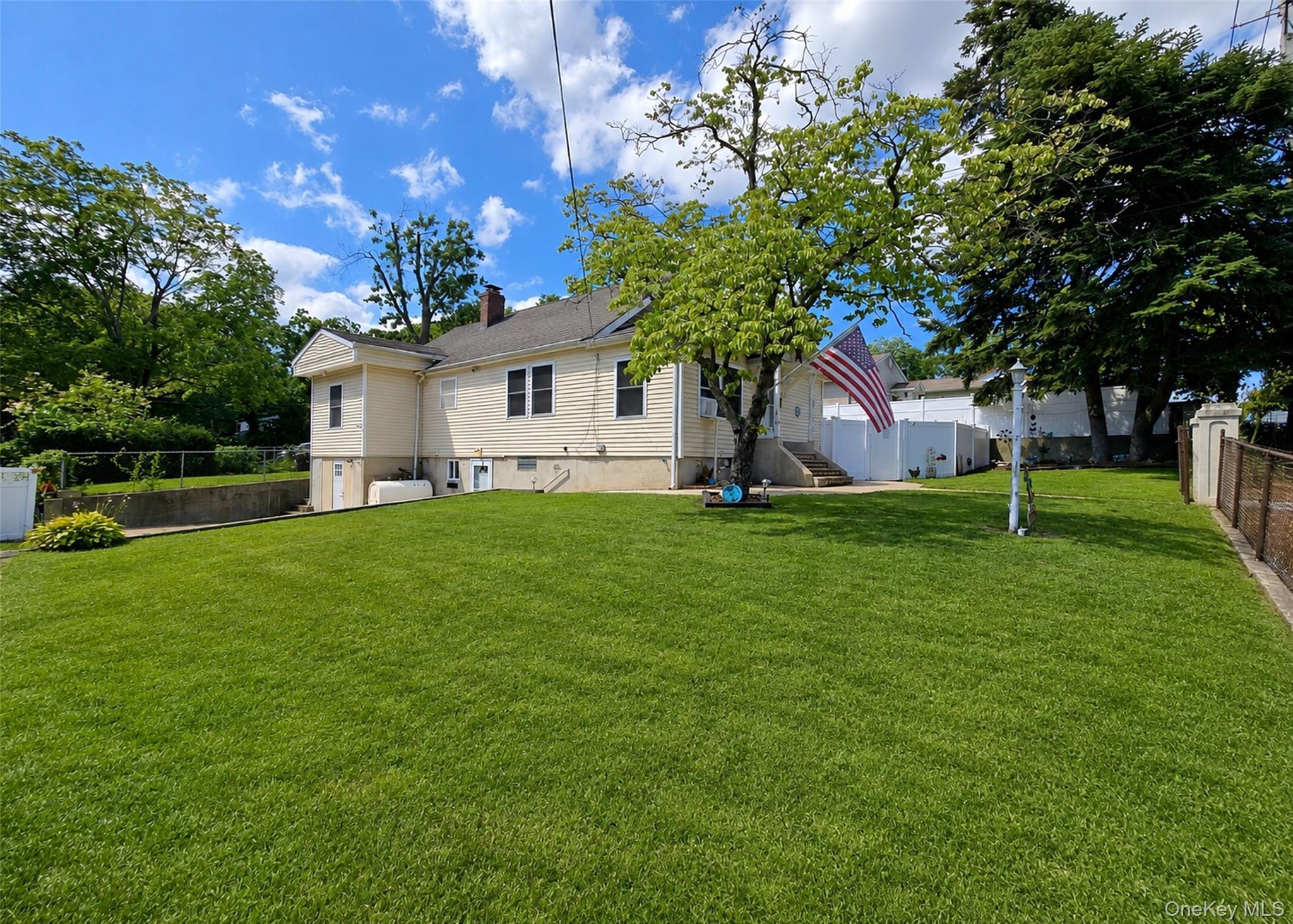 Single Family Woodycrest Drive Suffolk County, NY 11738, MLS-1041843-2