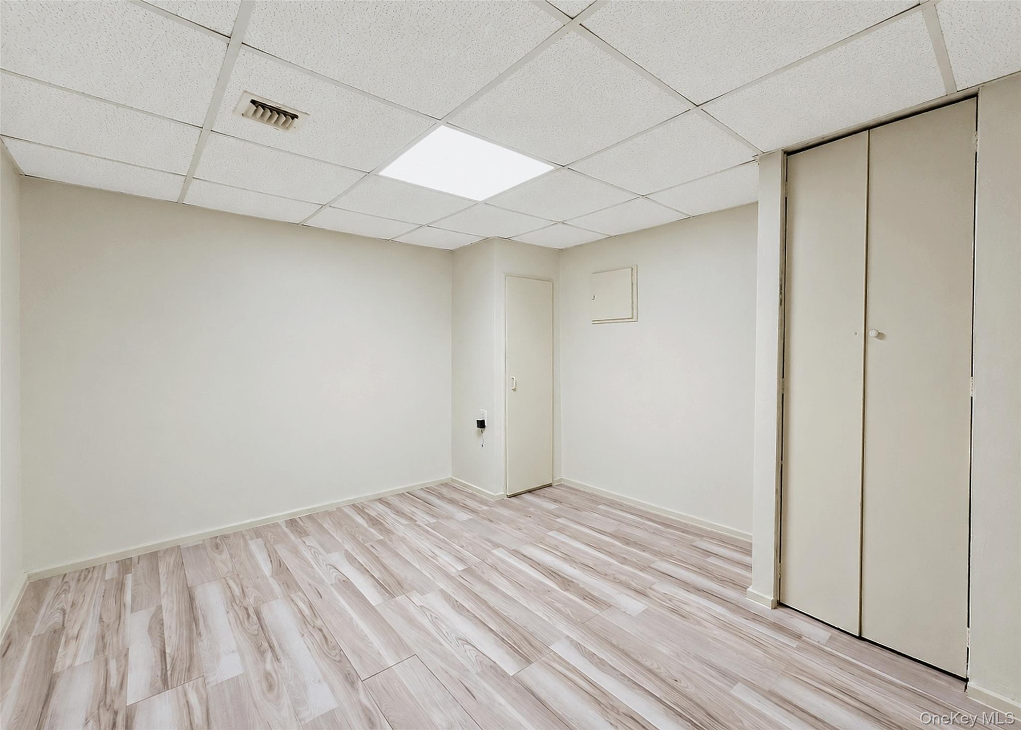 Single Family Woodycrest Drive Suffolk County, NY 11738, MLS-1041843-23