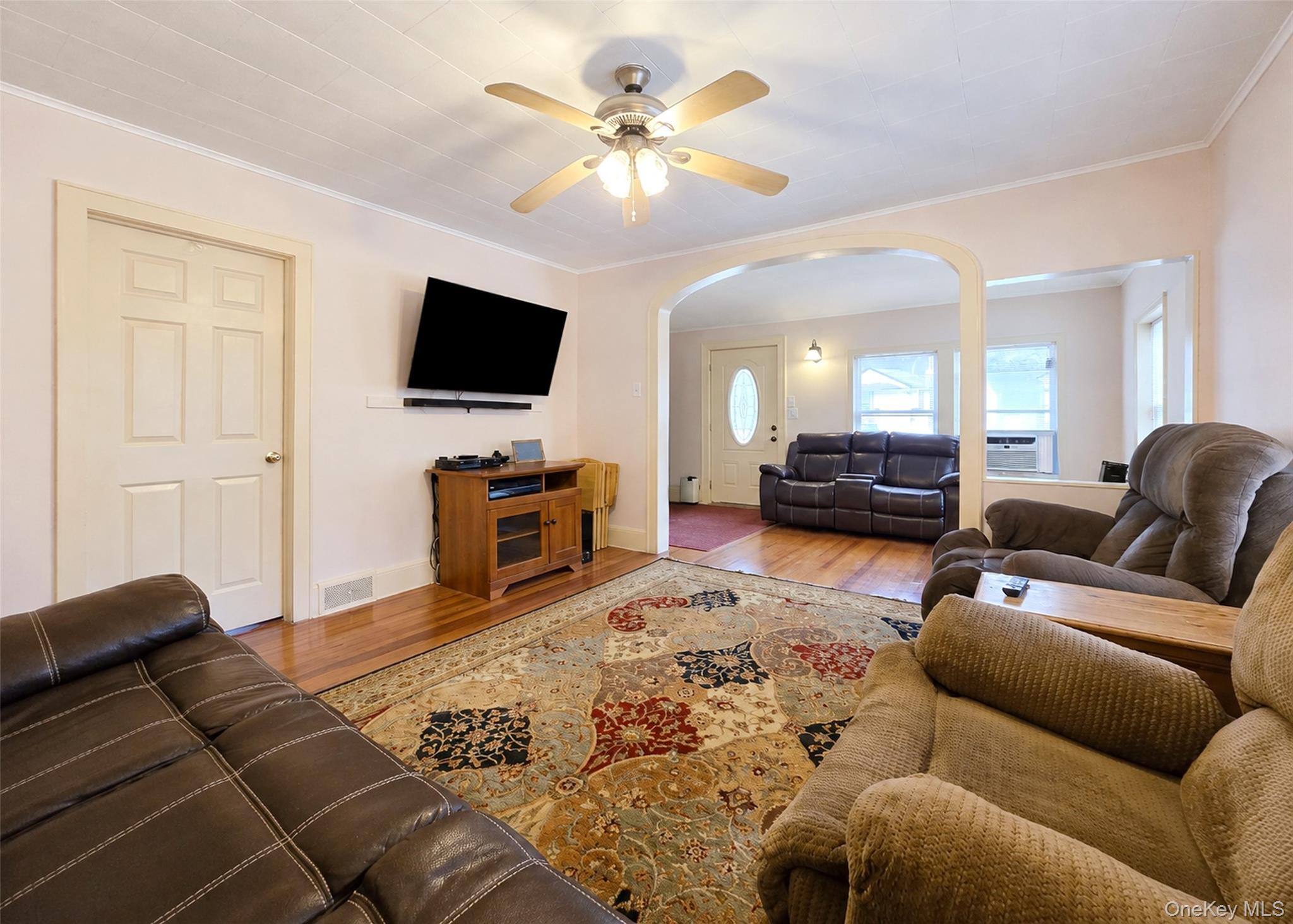 Single Family Woodycrest Drive Suffolk County, NY 11738, MLS-1041843-7