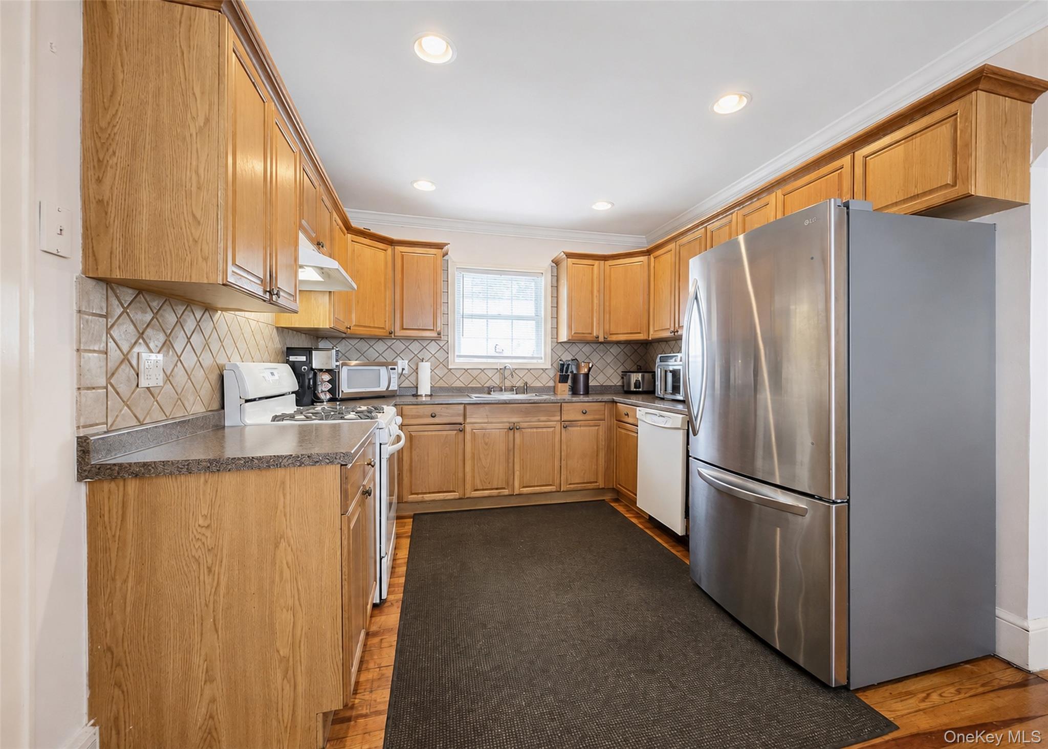 Single Family Woodycrest Drive Suffolk County, NY 11738, MLS-1041843-8