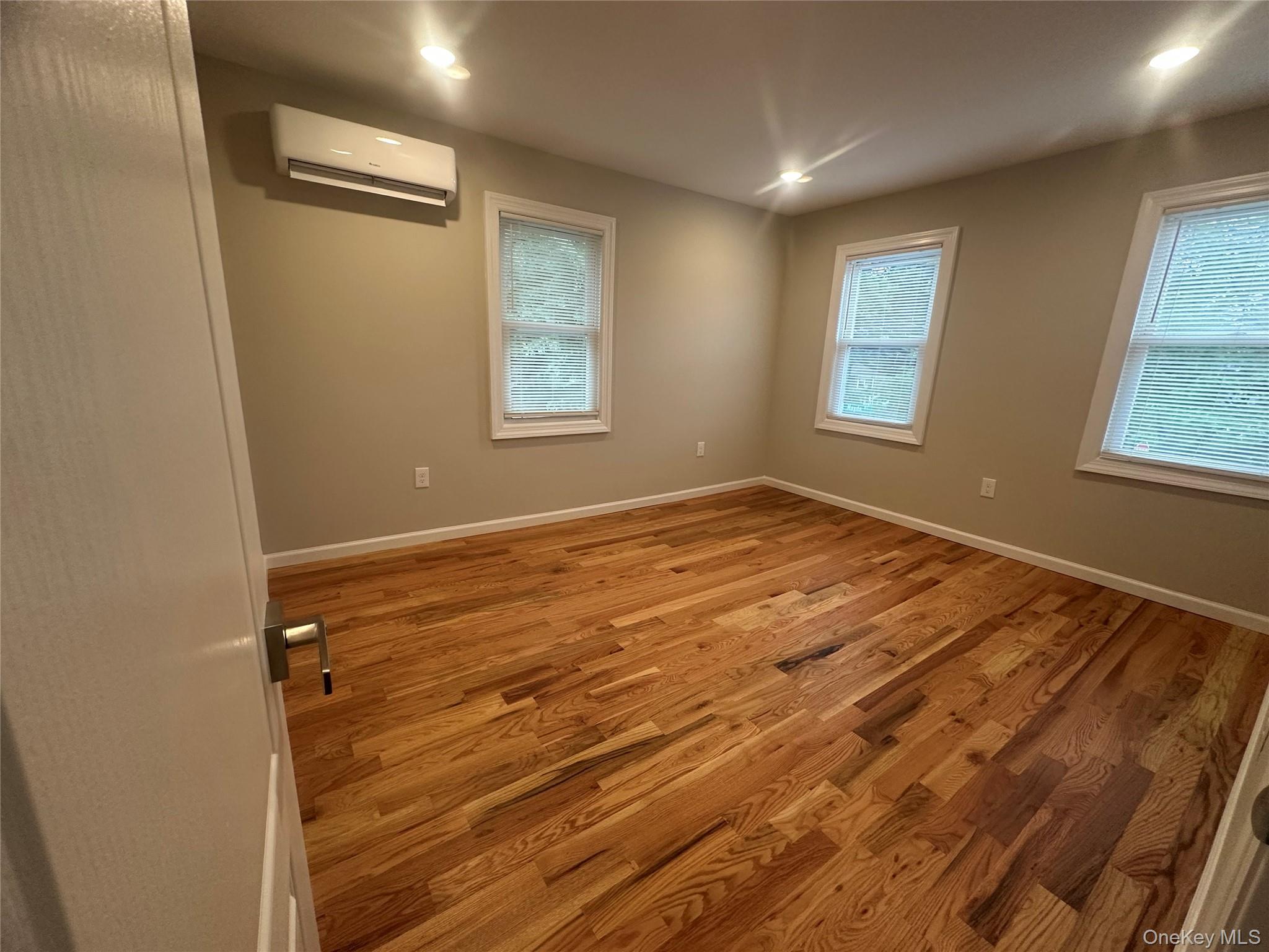 Single Family Mayda Rd. Queens, NY 11422, MLS-1041846-8