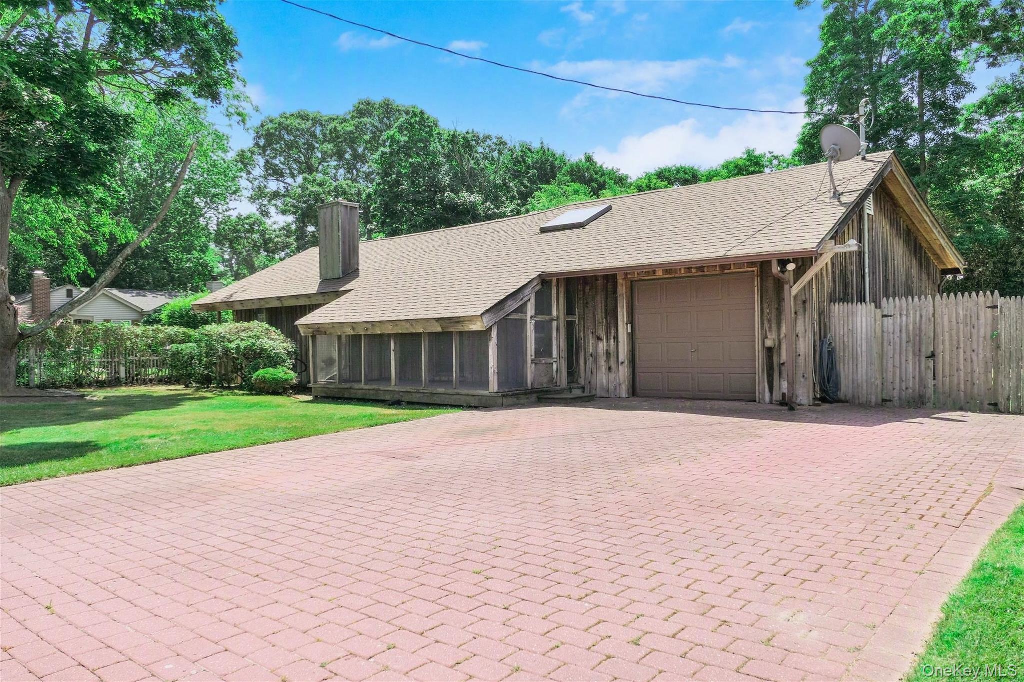 Single Family Clover Lane Suffolk County, NY 11719, MLS-1041870-2