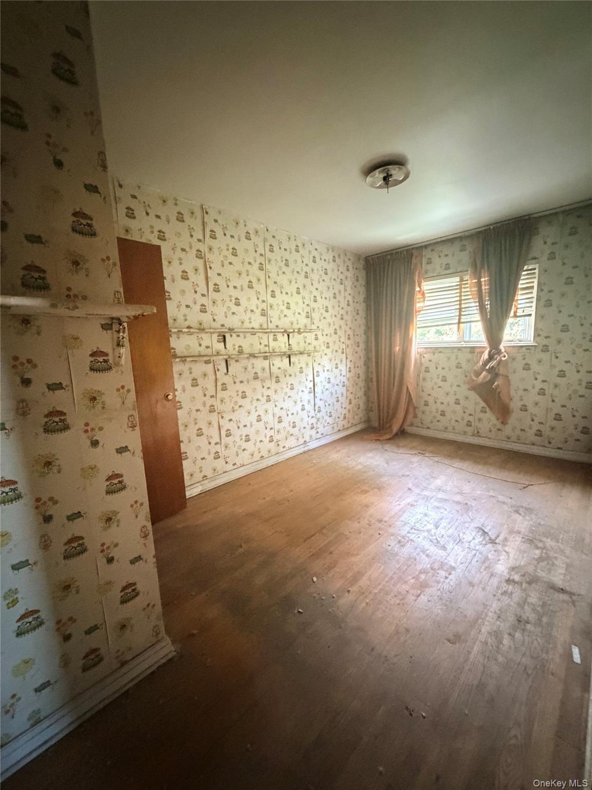 Single Family E Tremont Avenue Bronx, NY 10465, MLS-1041888-13