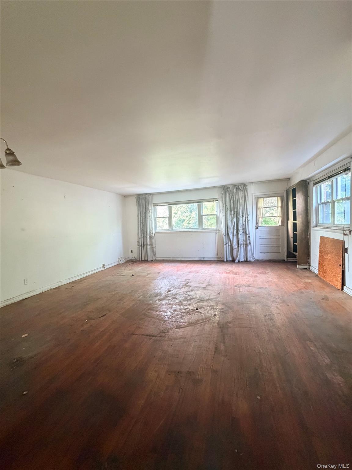 Single Family E Tremont Avenue Bronx, NY 10465, MLS-1041888-5