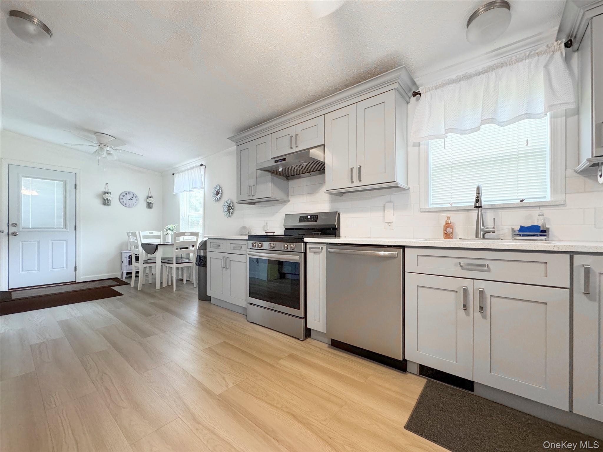 Single Family Osborn  Suffolk County, NY 11901, MLS-1041892-4