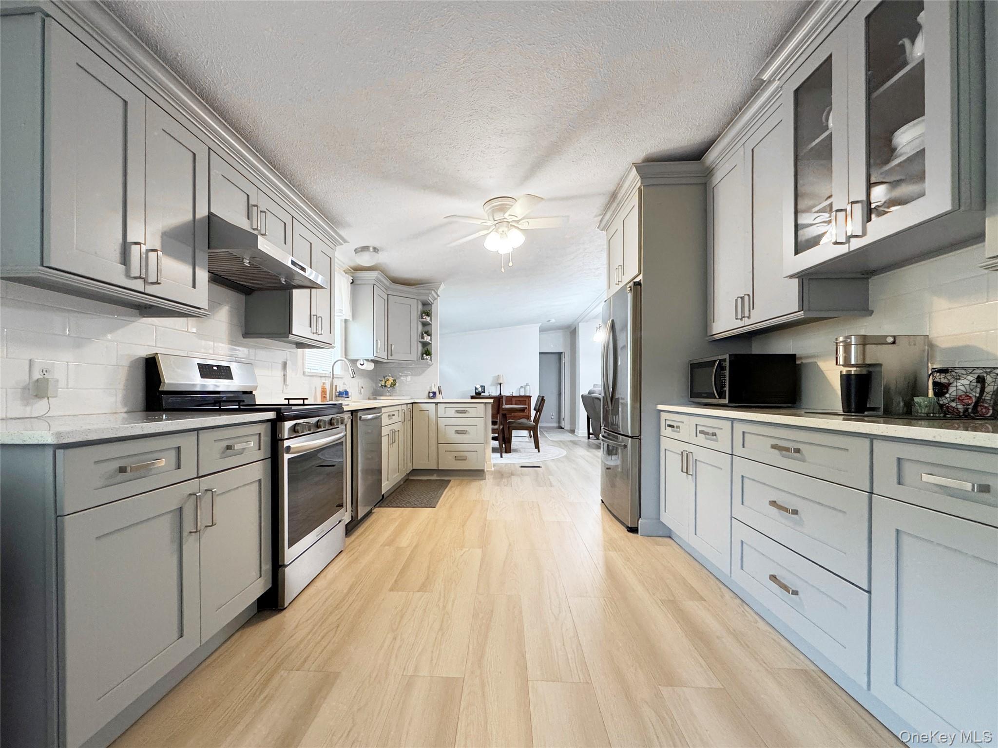 Single Family Osborn  Suffolk County, NY 11901, MLS-1041892-5
