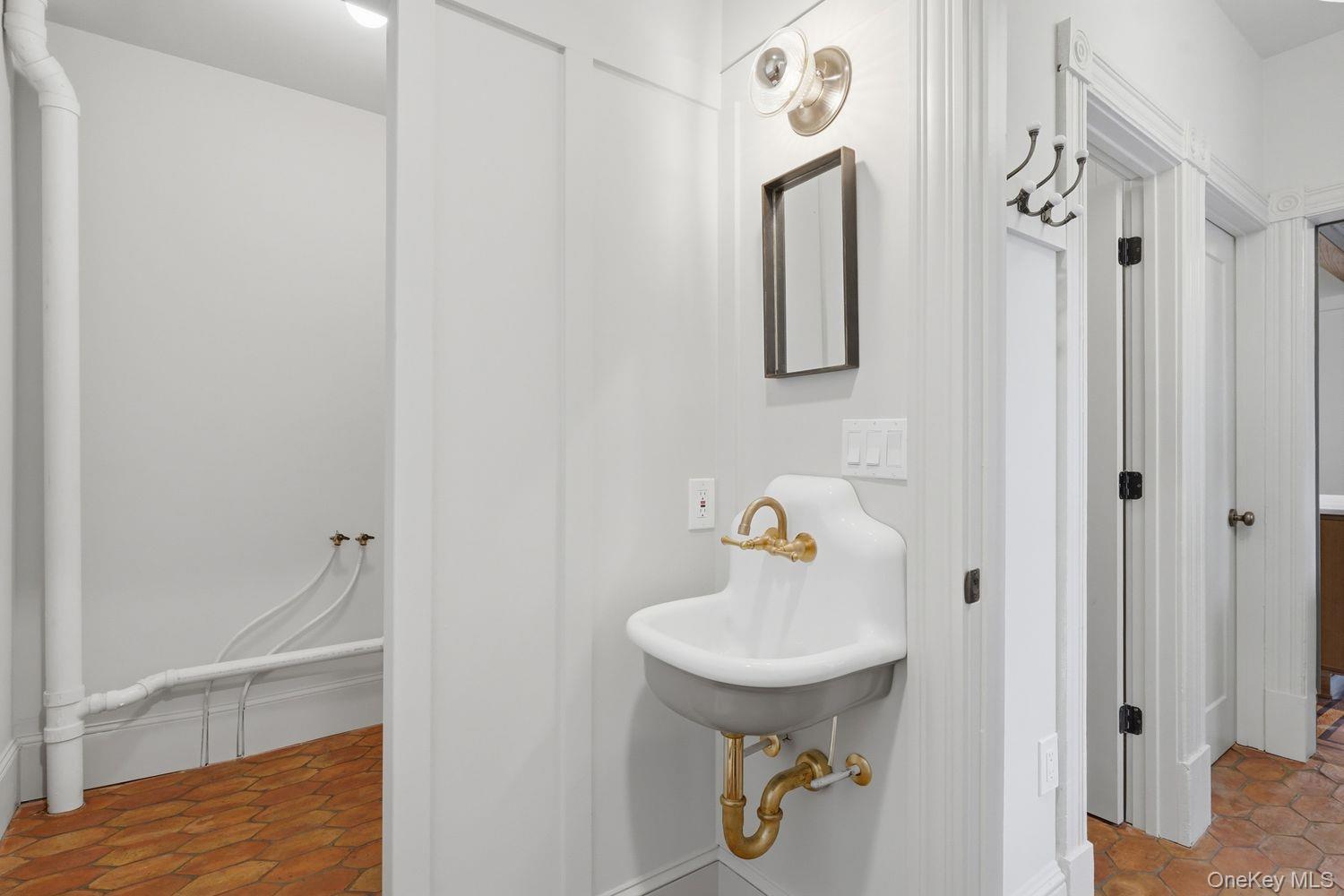 Single Family Stuyvesant Street Ulster County, NY 12401, MLS-1041904-14