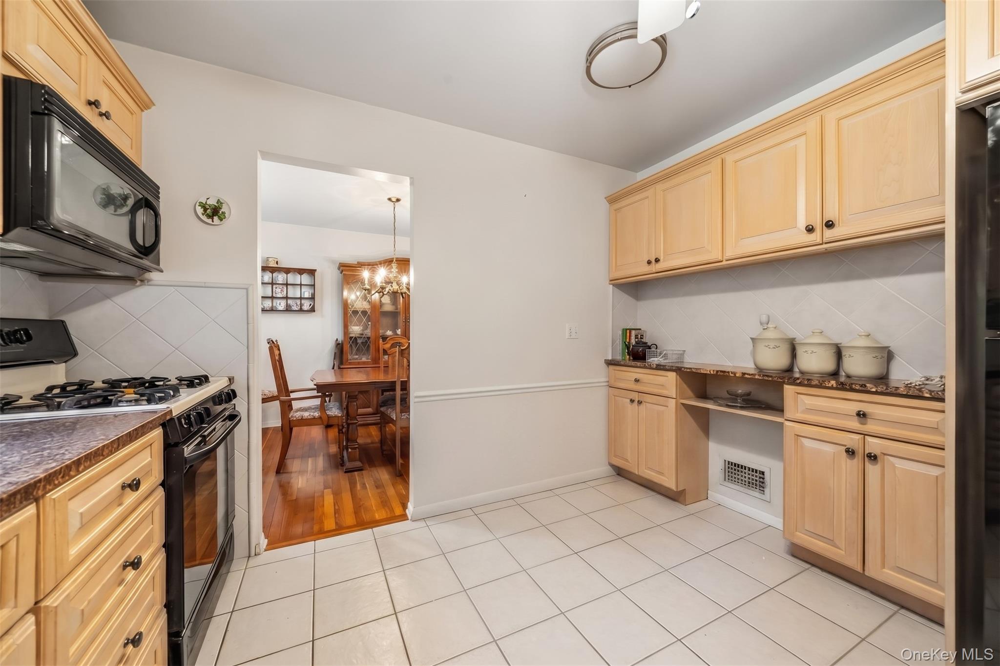 Single Family Edgewood Drive Rockland County, NY 10962, MLS-1041913-15