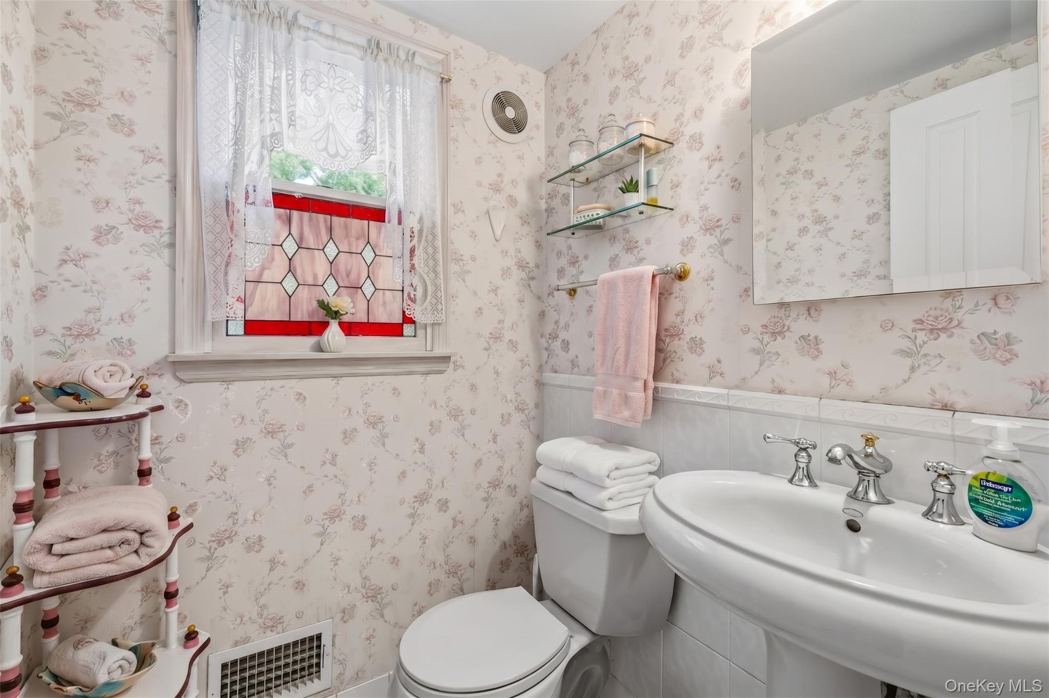 Single Family Edgewood Drive Rockland County, NY 10962, MLS-1041913-35