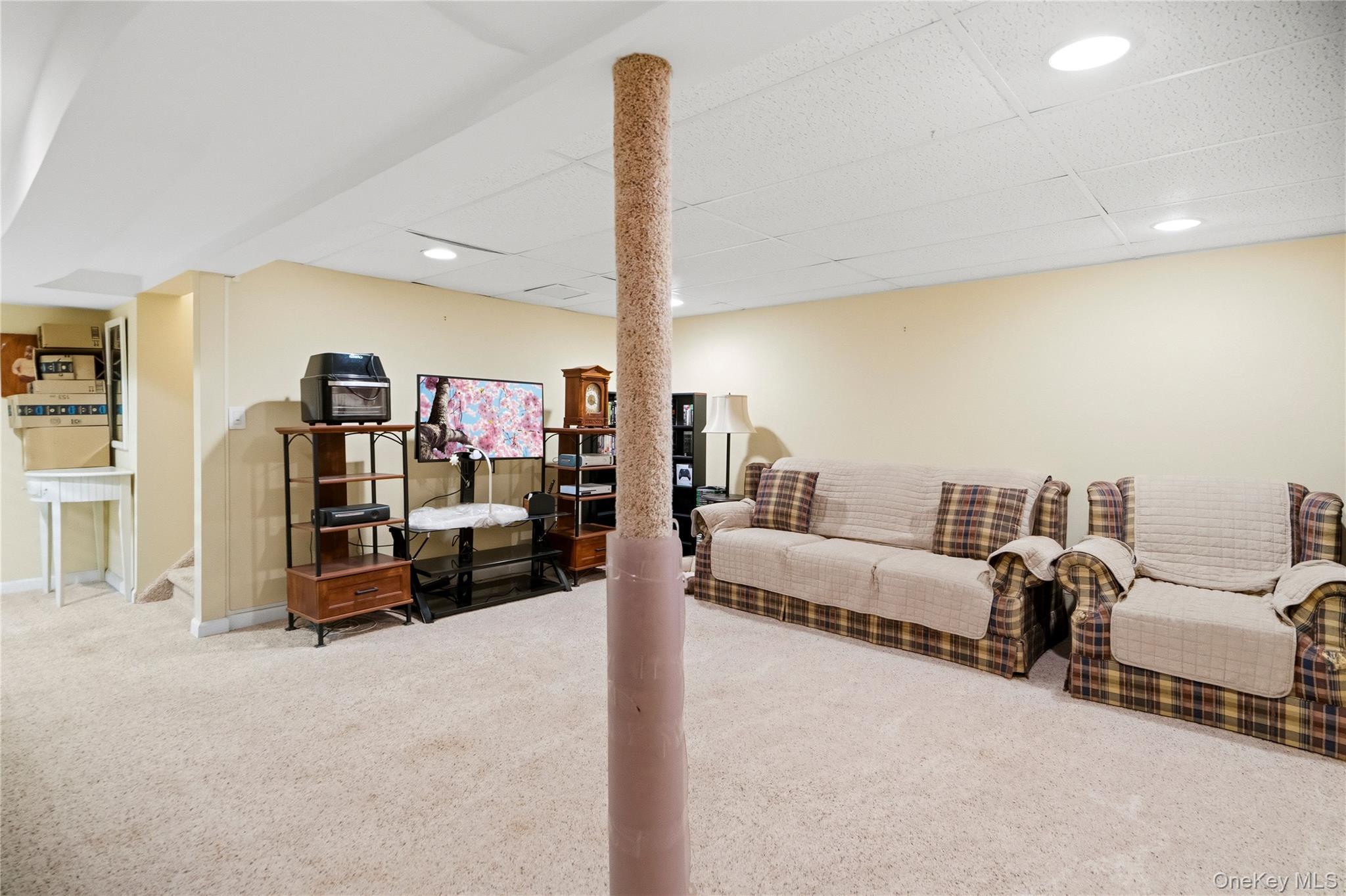 Single Family N Putnam Avenue Suffolk County, NY 11757, MLS-1041915-15