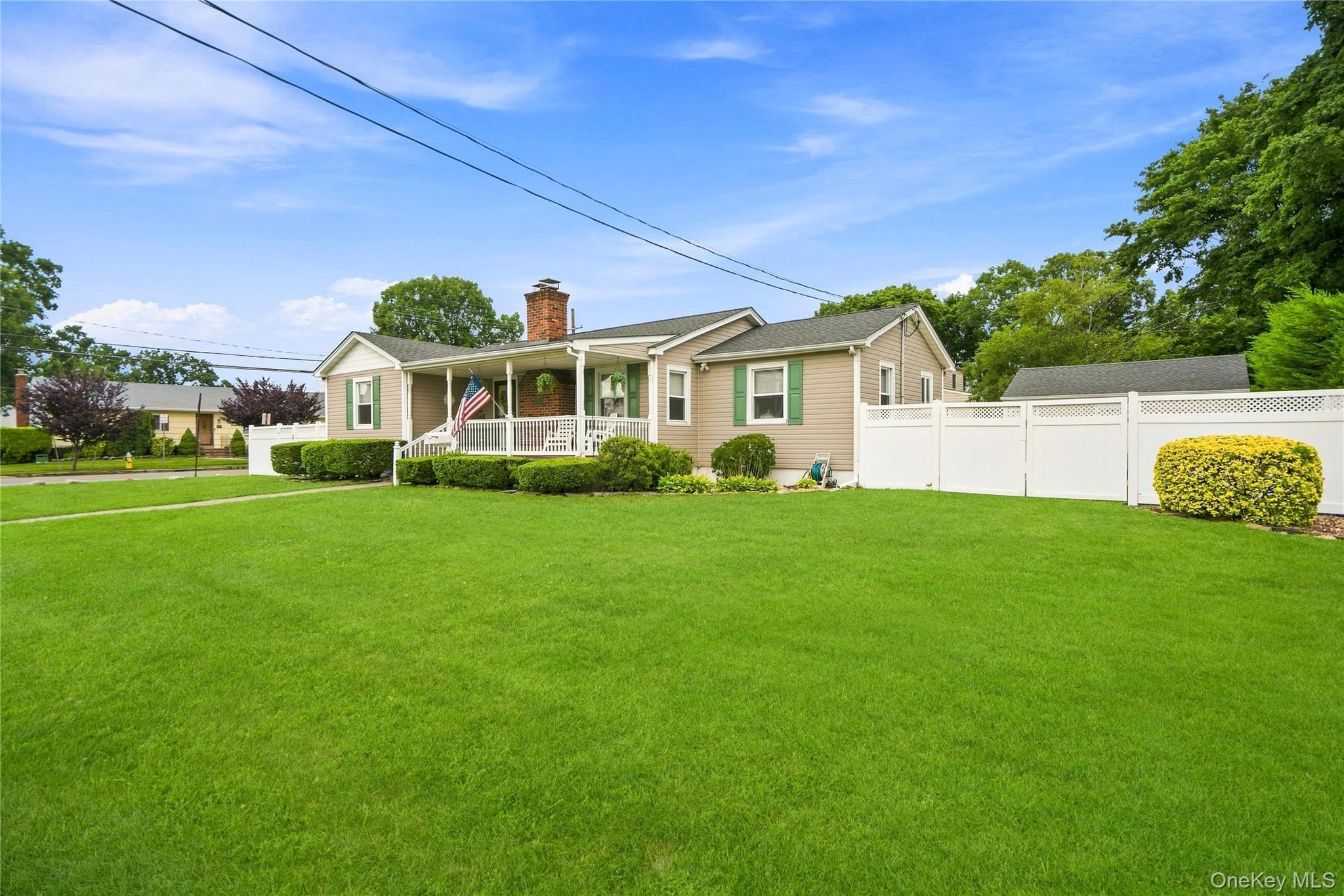 Single Family N Putnam Avenue Suffolk County, NY 11757, MLS-1041915-2