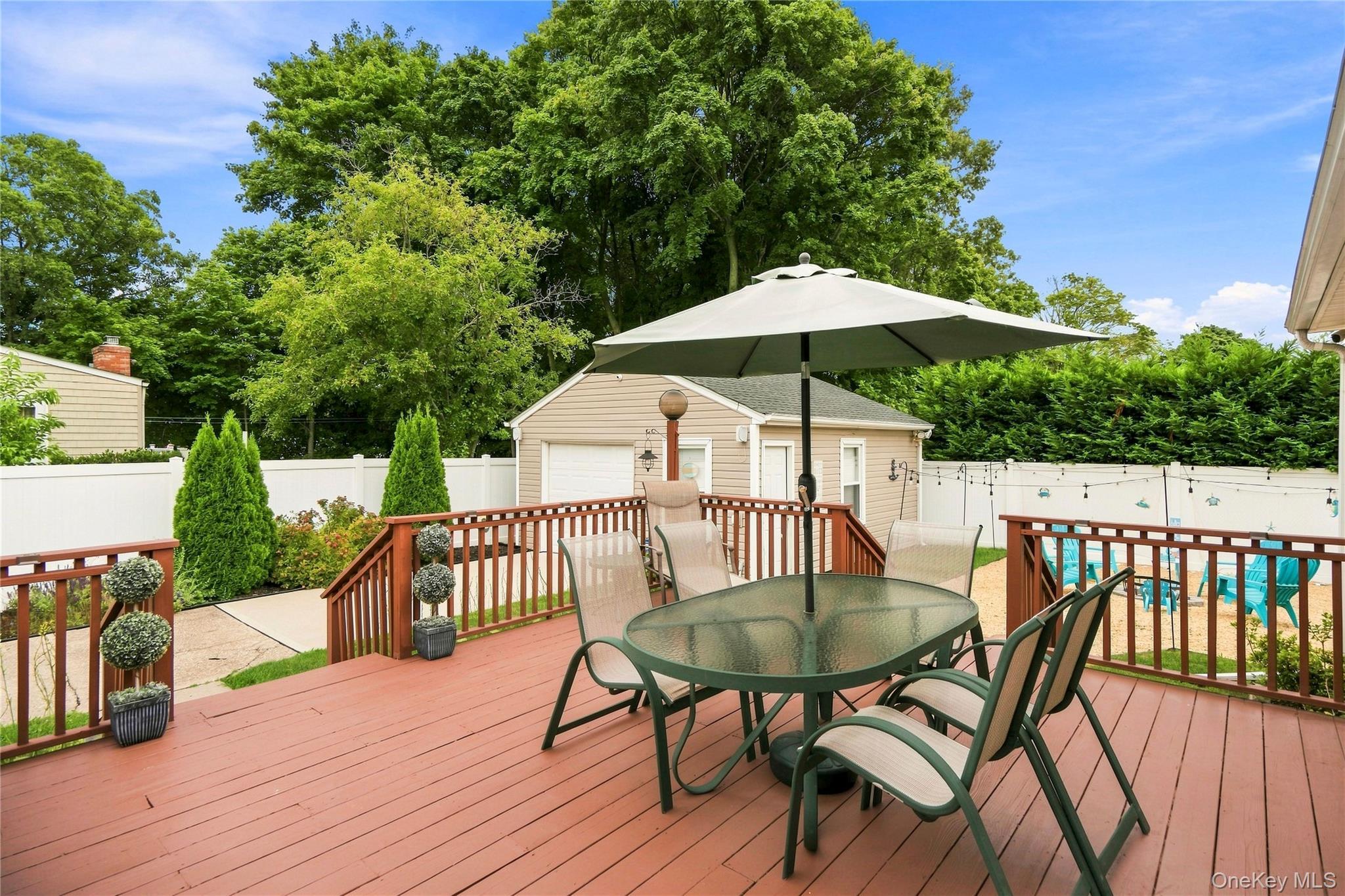 Single Family N Putnam Avenue Suffolk County, NY 11757, MLS-1041915-21