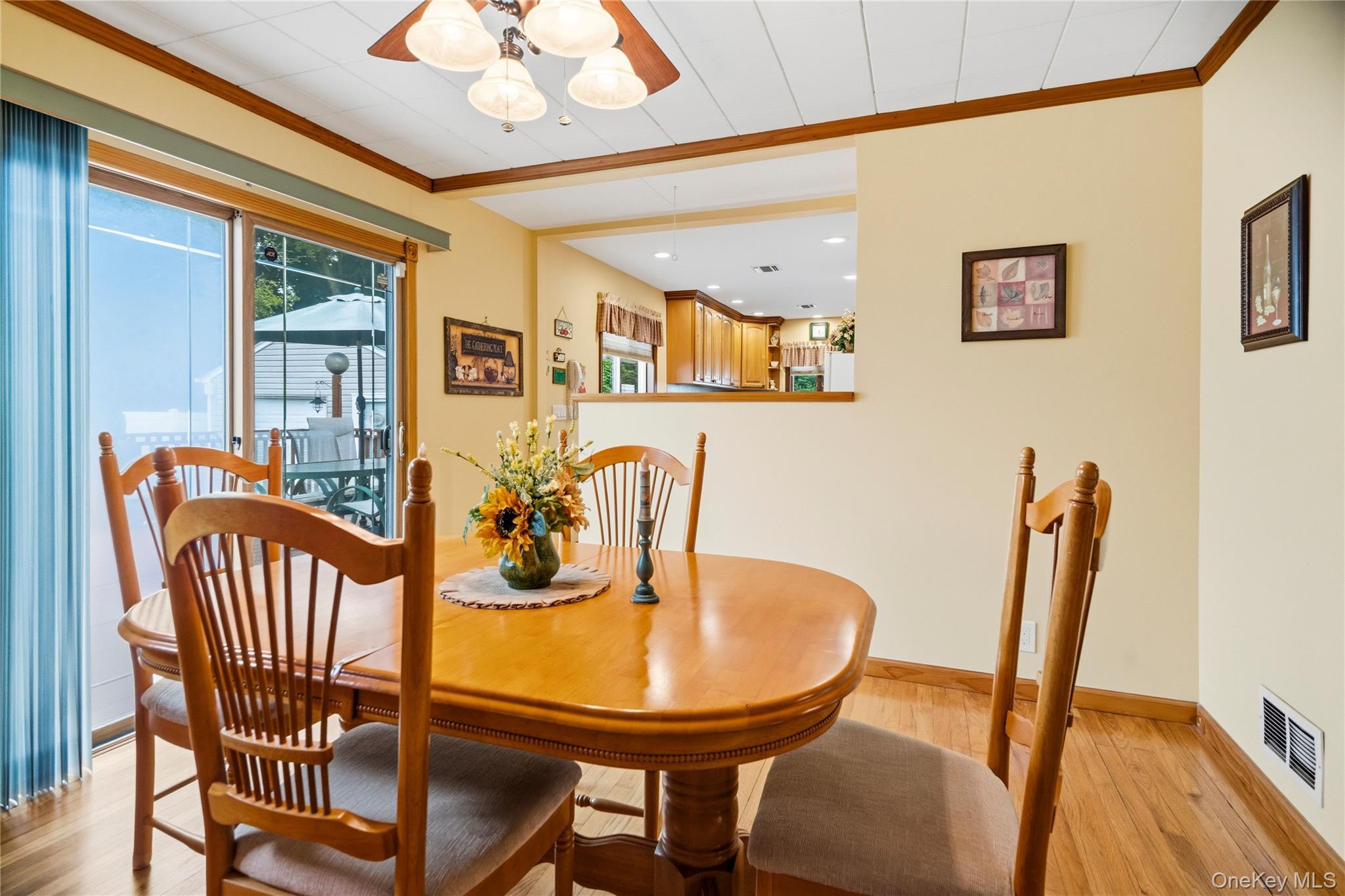 Single Family N Putnam Avenue Suffolk County, NY 11757, MLS-1041915-7