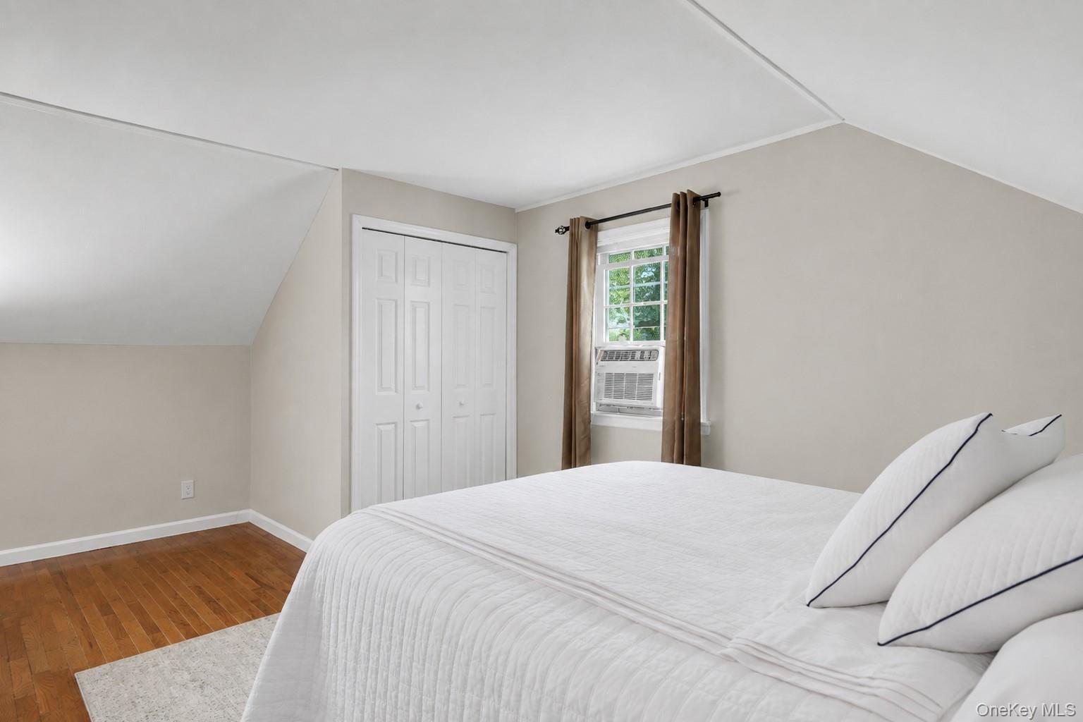 Single Family Shine Place Nassau County, NY 11581, MLS-1041942-12