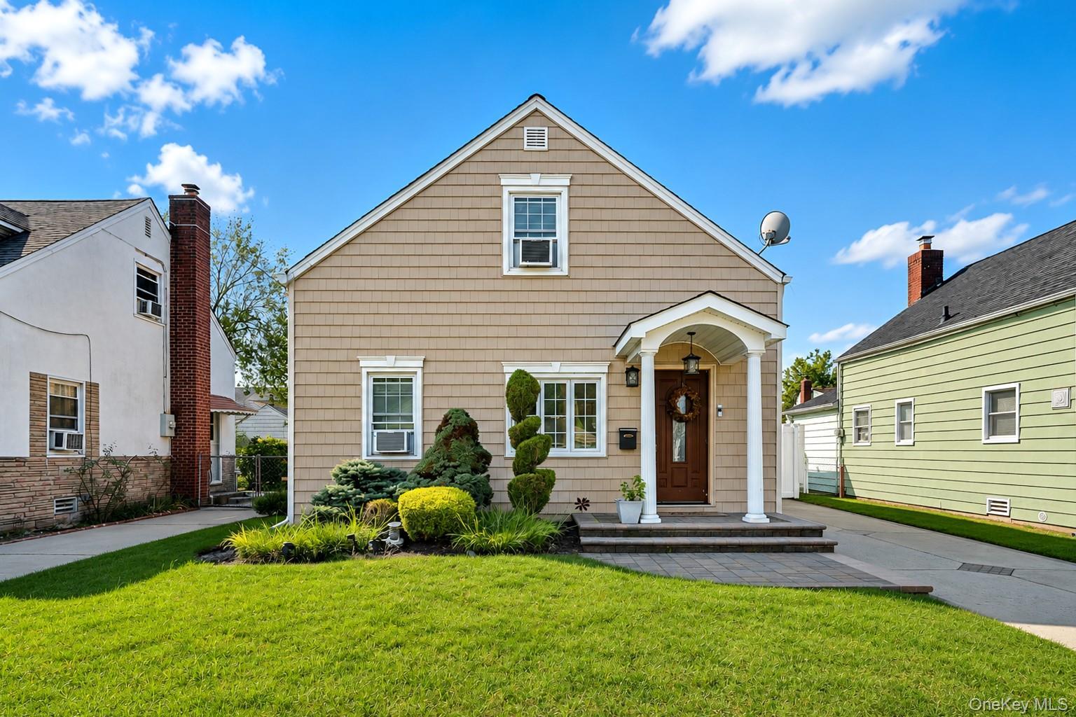 Single Family Shine Place Nassau County, NY 11581, MLS-1041942-2