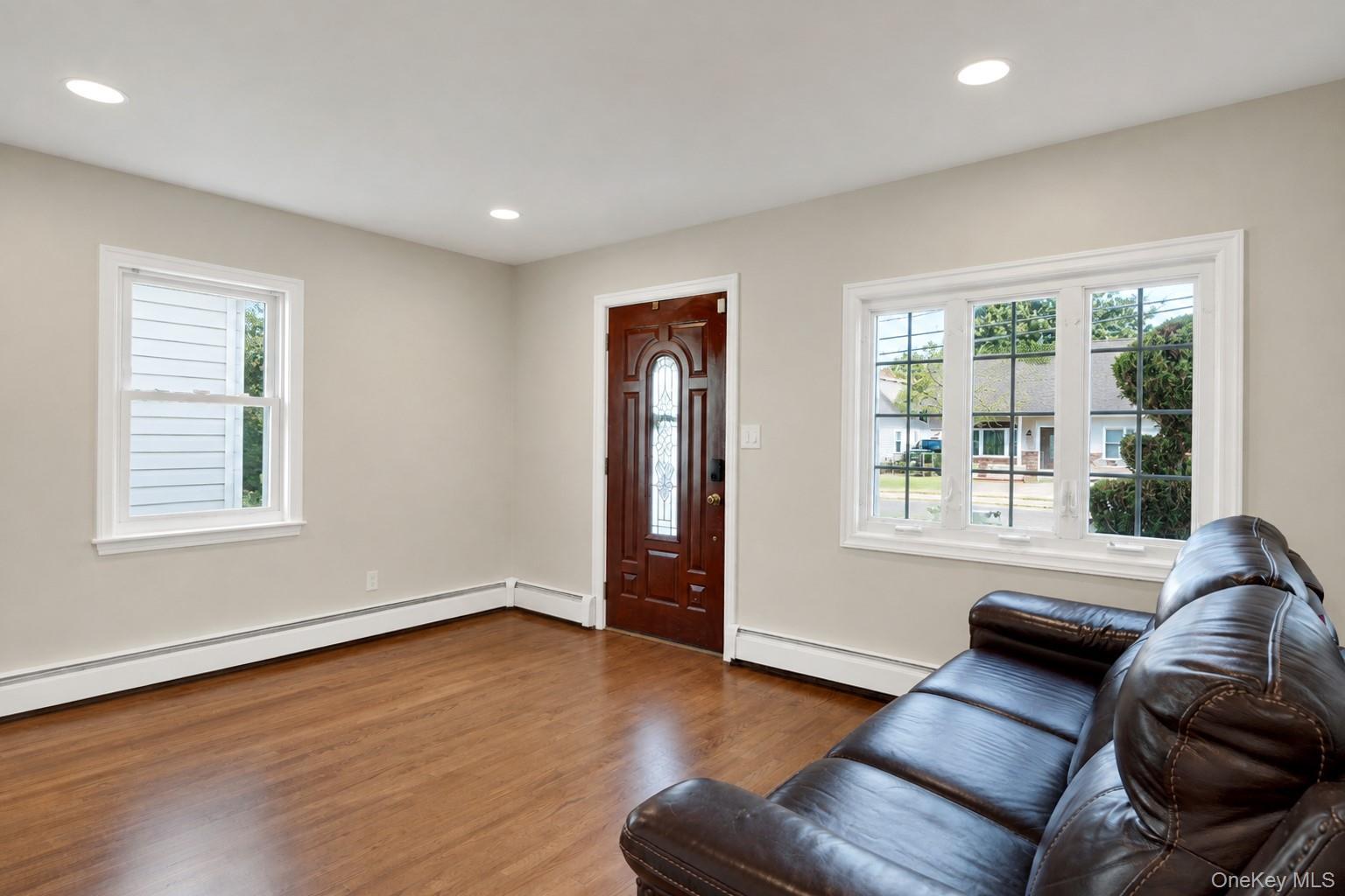 Single Family Shine Place Nassau County, NY 11581, MLS-1041942-5