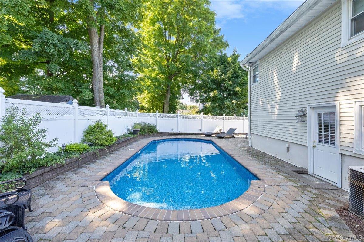 Single Family Foxwood Avenue Rockland County, NY 10901, MLS-1041944-30