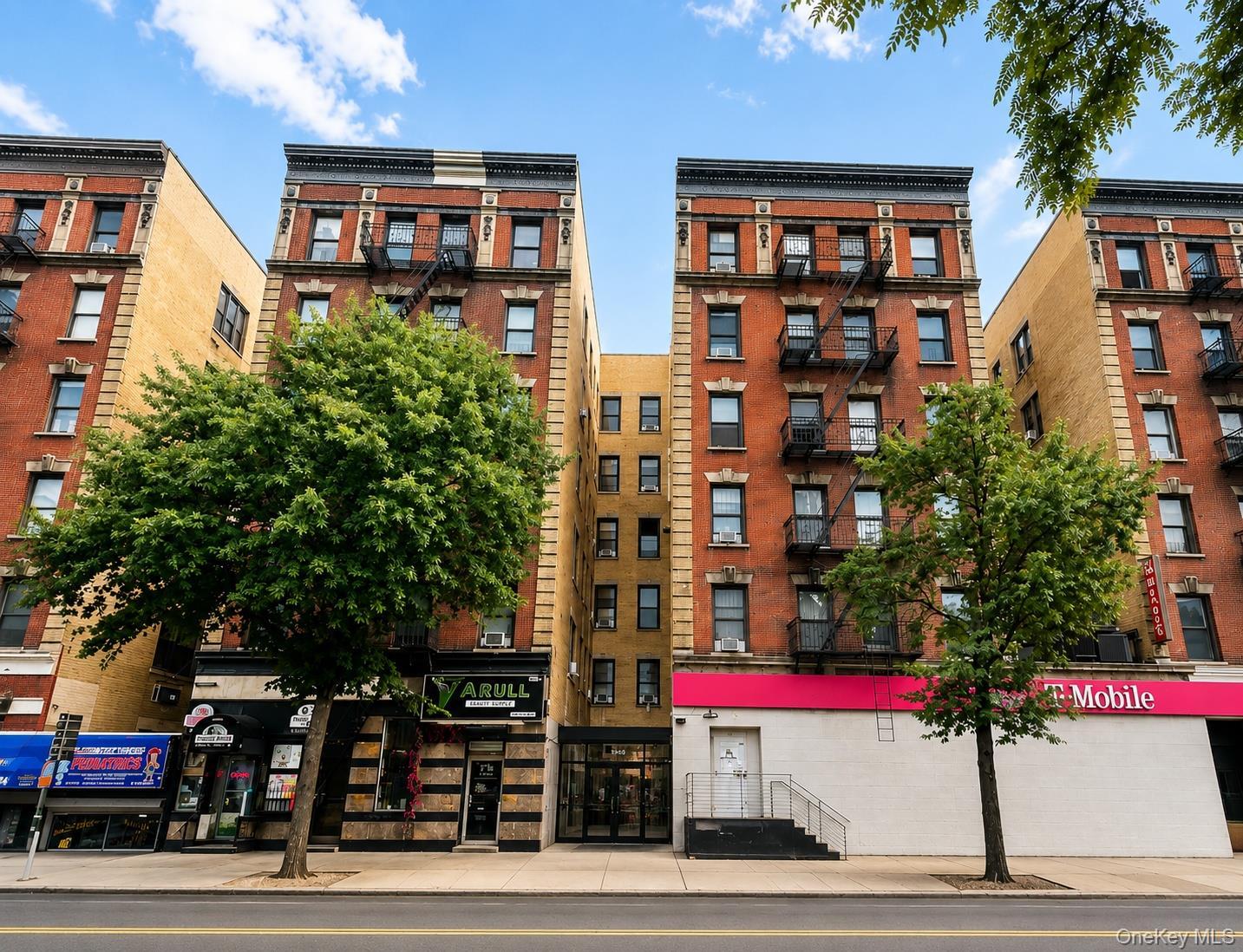 Apartment Broadway  Manhattan, NY 10033, MLS-1041955-16