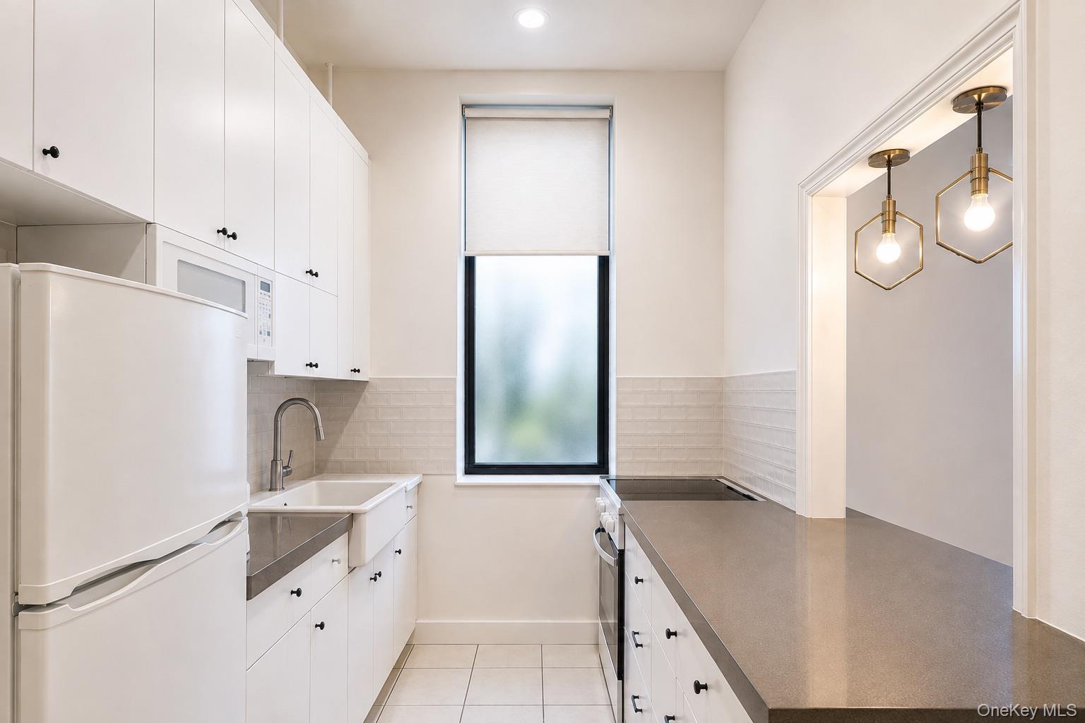 Apartment Broadway Manhattan, NY 10033, MLS-1041955-3