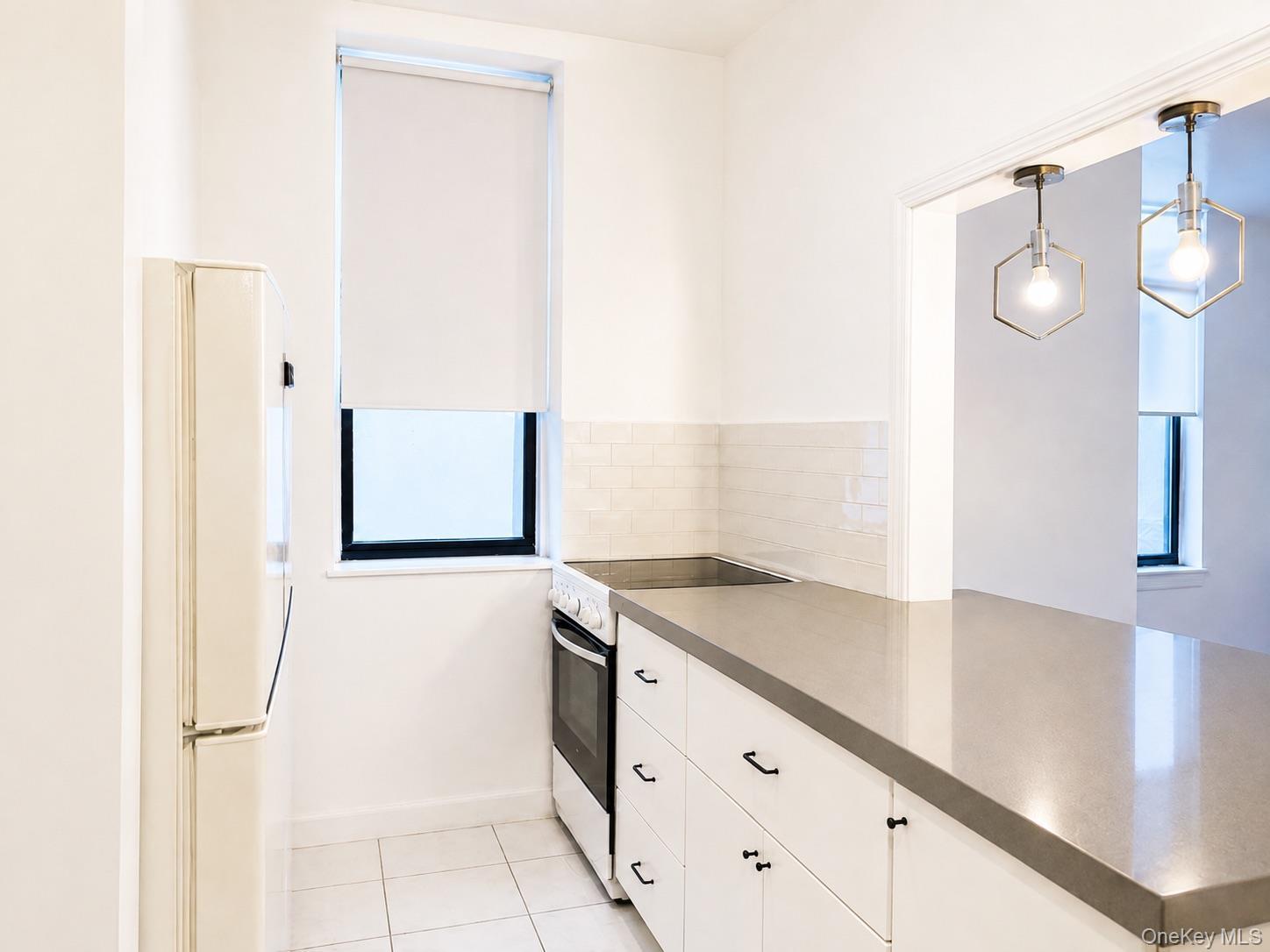 Apartment Broadway Manhattan, NY 10033, MLS-1041955-4