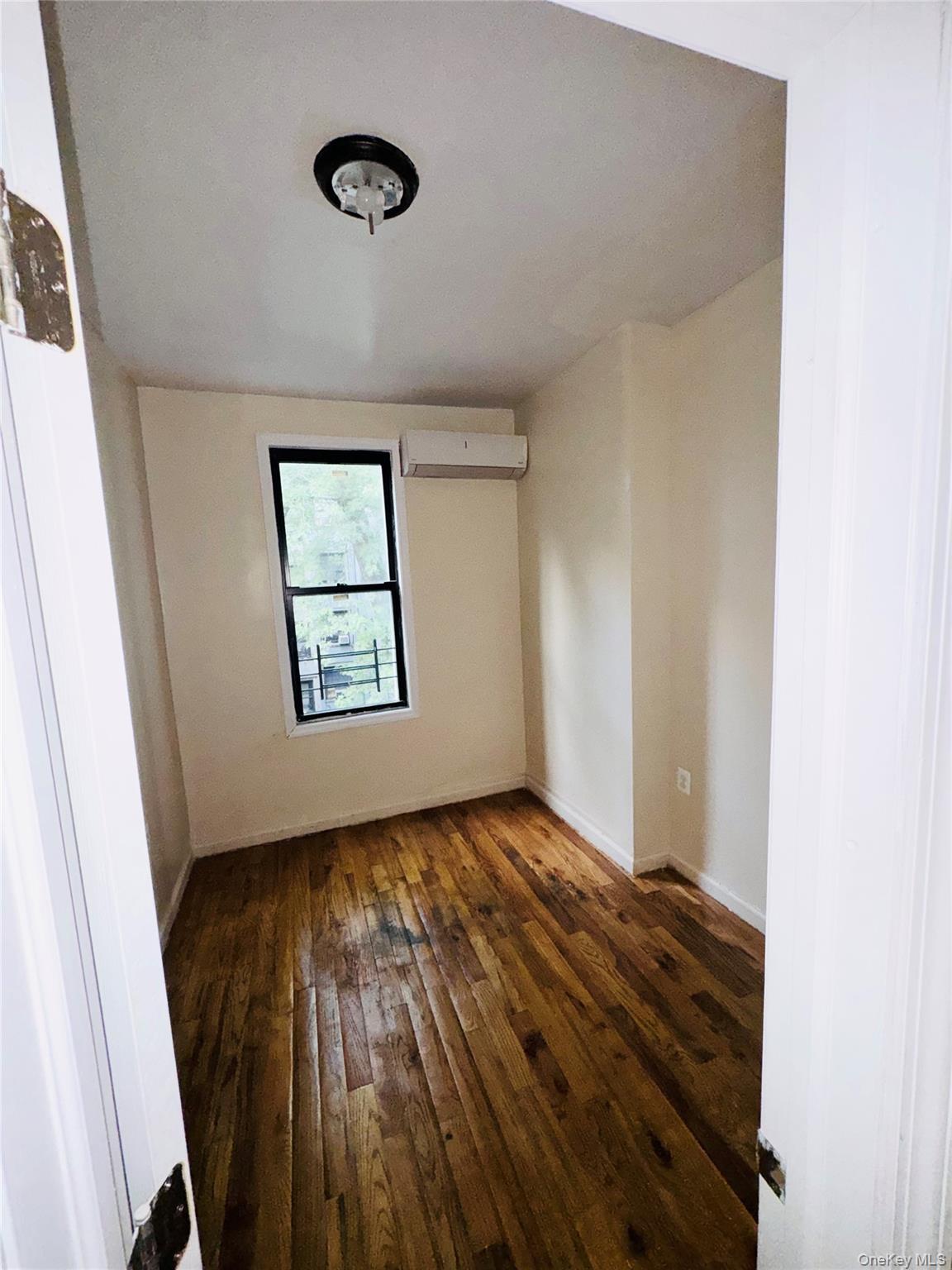 Single Family E 194th Street Bronx, NY 10458, MLS-1041972-12