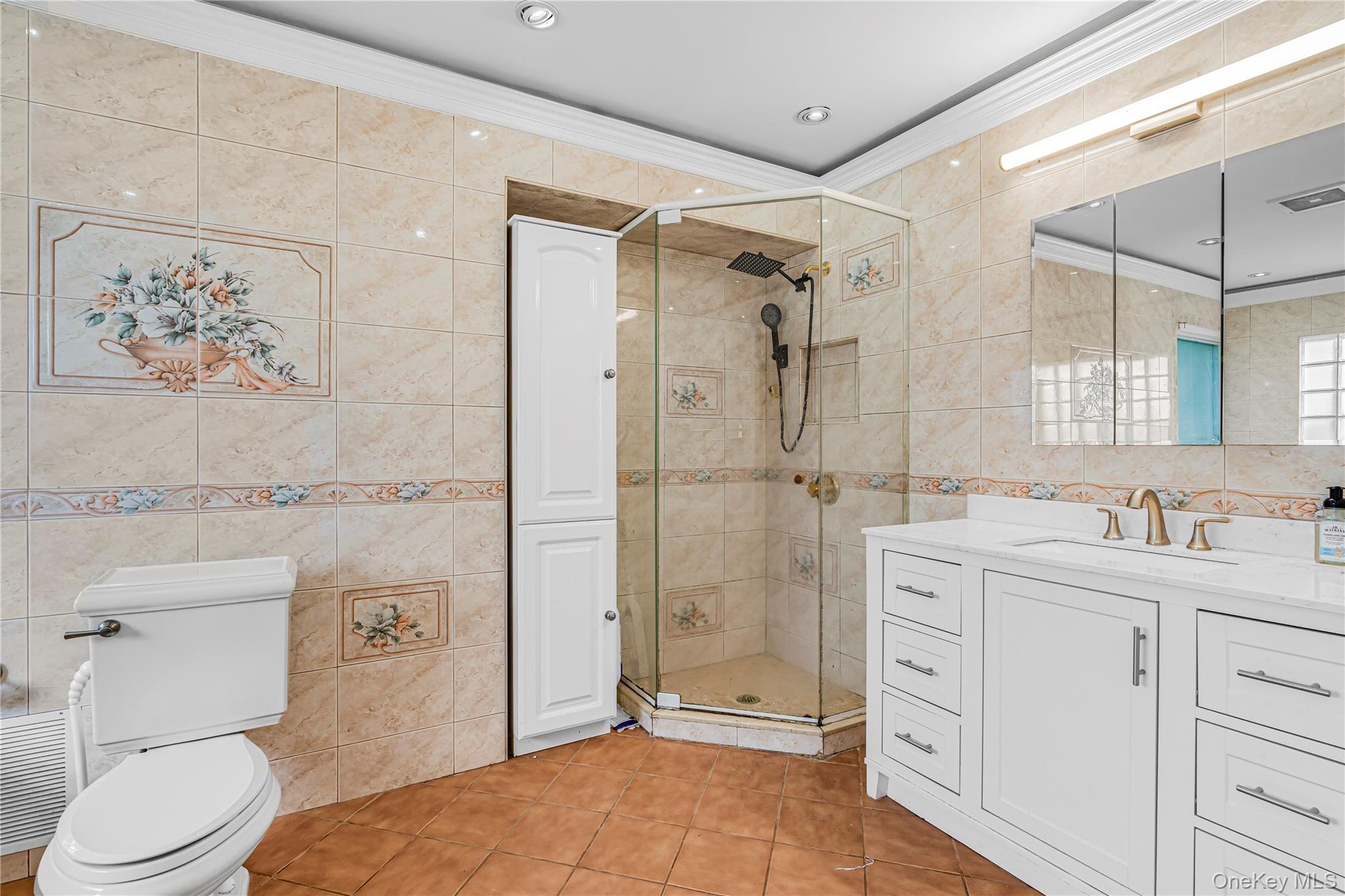 Single Family N Wisconsin Avenue Nassau County, NY 11758, MLS-1041975-10