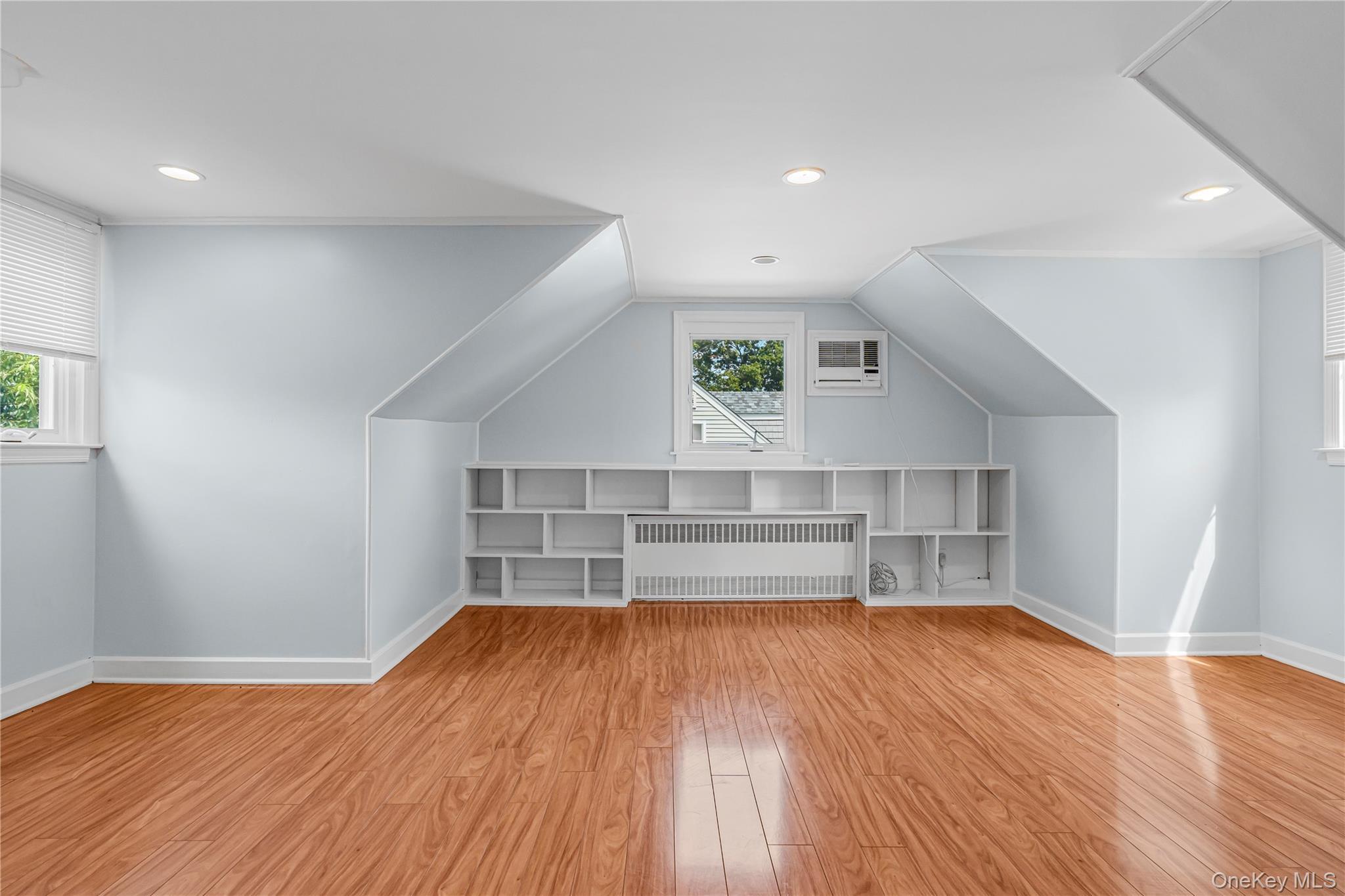 Single Family N Wisconsin Avenue Nassau County, NY 11758, MLS-1041975-12
