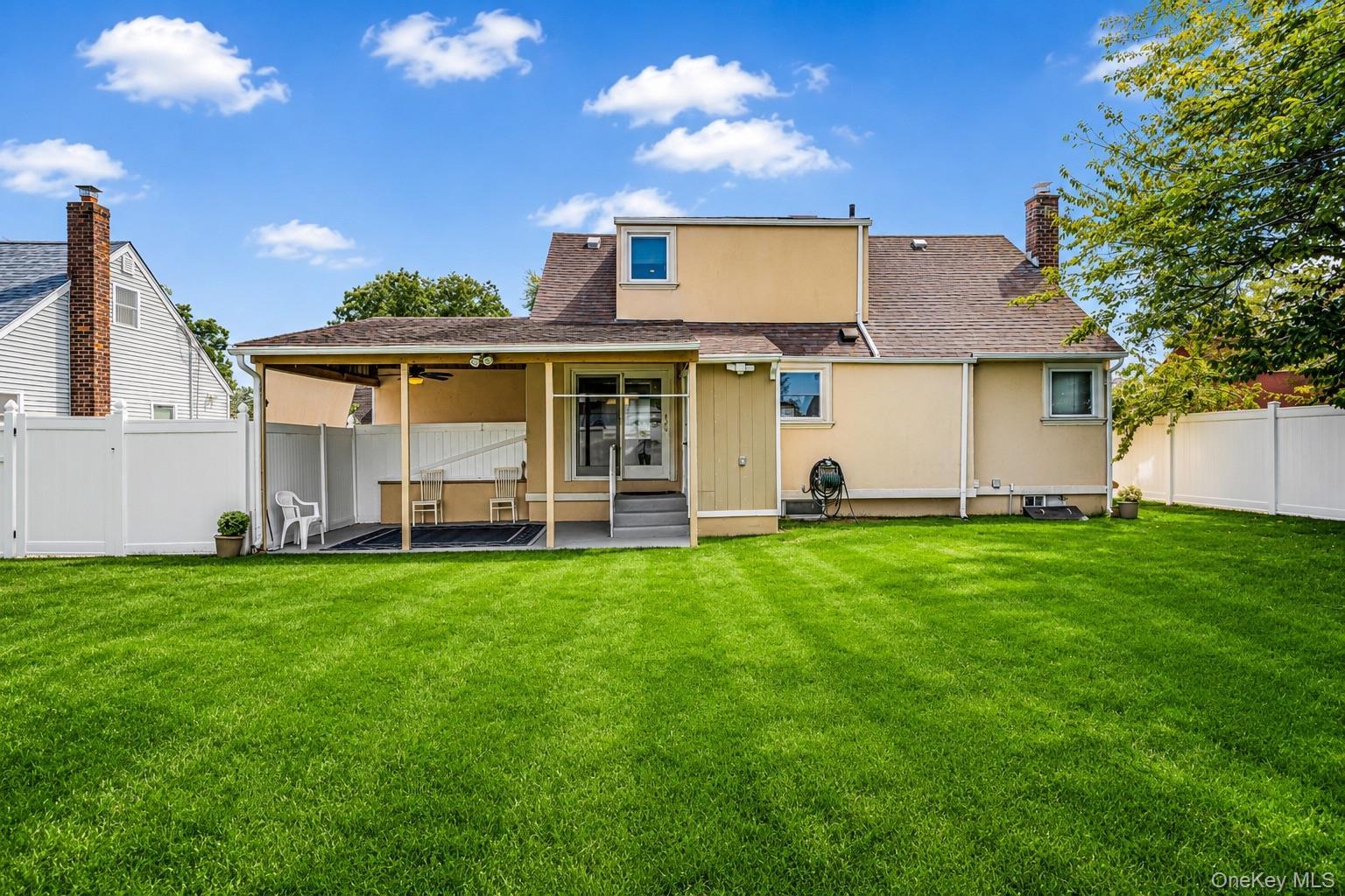 Single Family N Wisconsin Avenue Nassau County, NY 11758, MLS-1041975-14