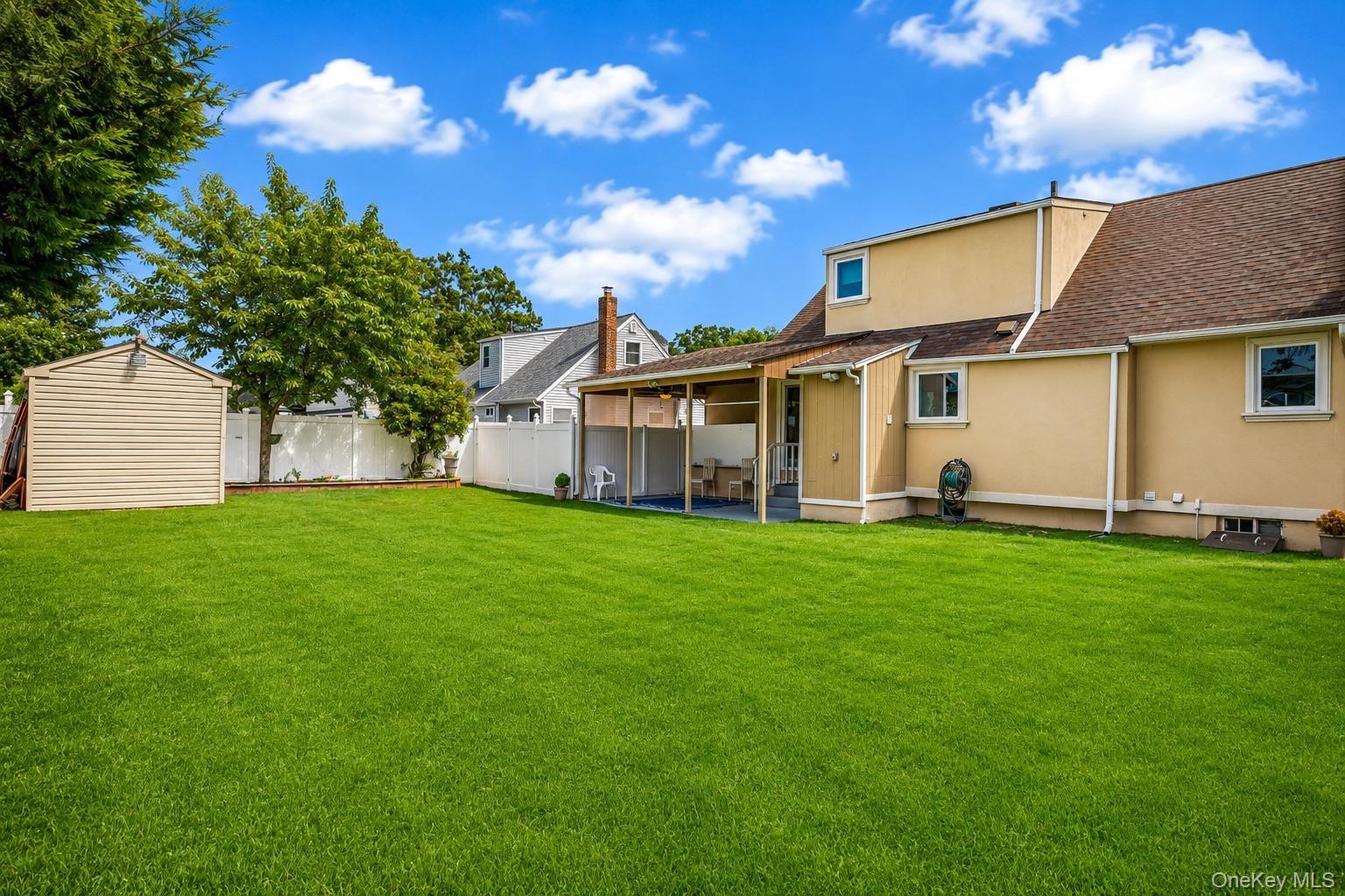 Single Family N Wisconsin Avenue Nassau County, NY 11758, MLS-1041975-15